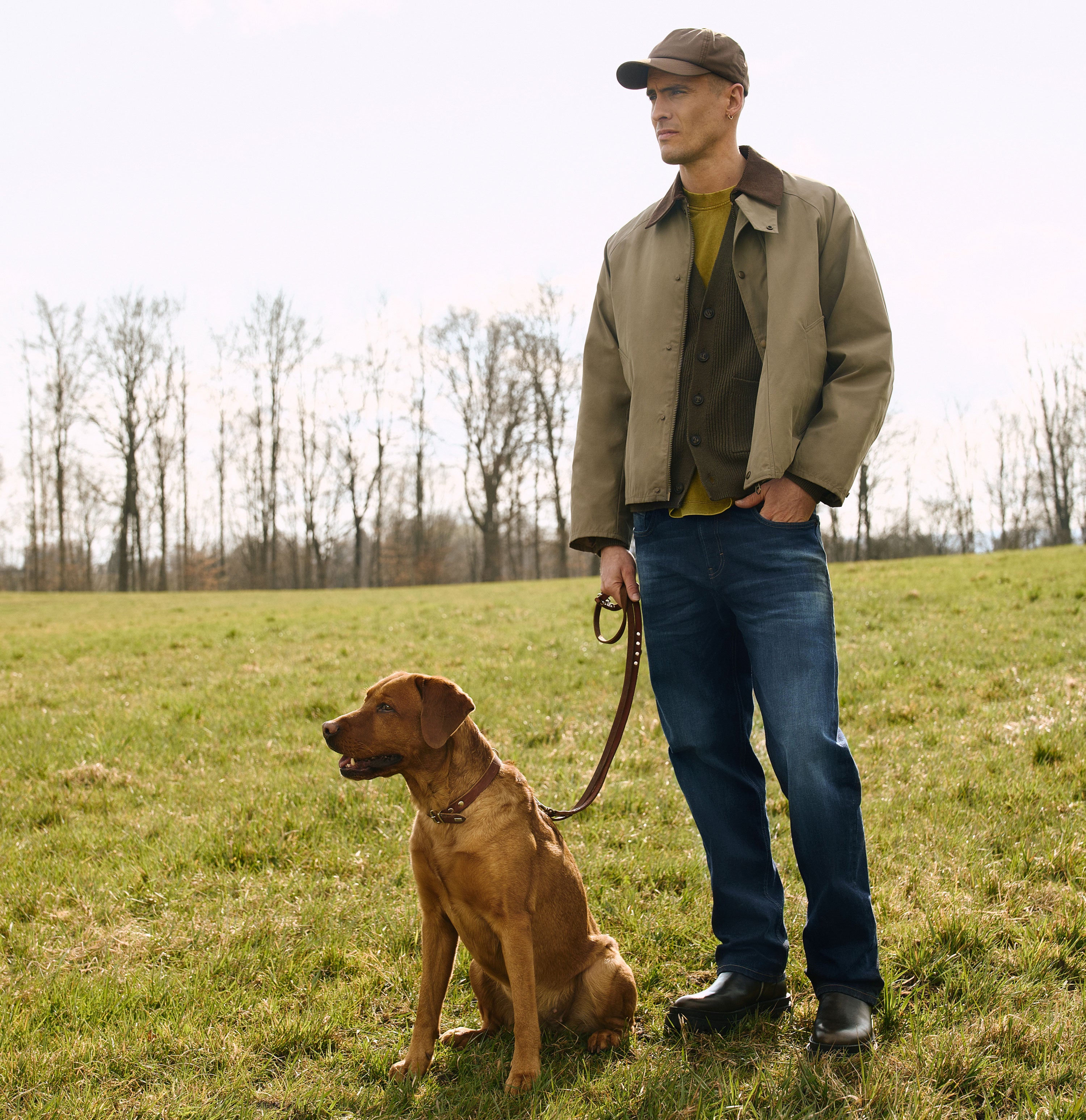 Comfortable jeans with a vintage wash. | Rick | dark blue authentic used od brown | Full-body of model