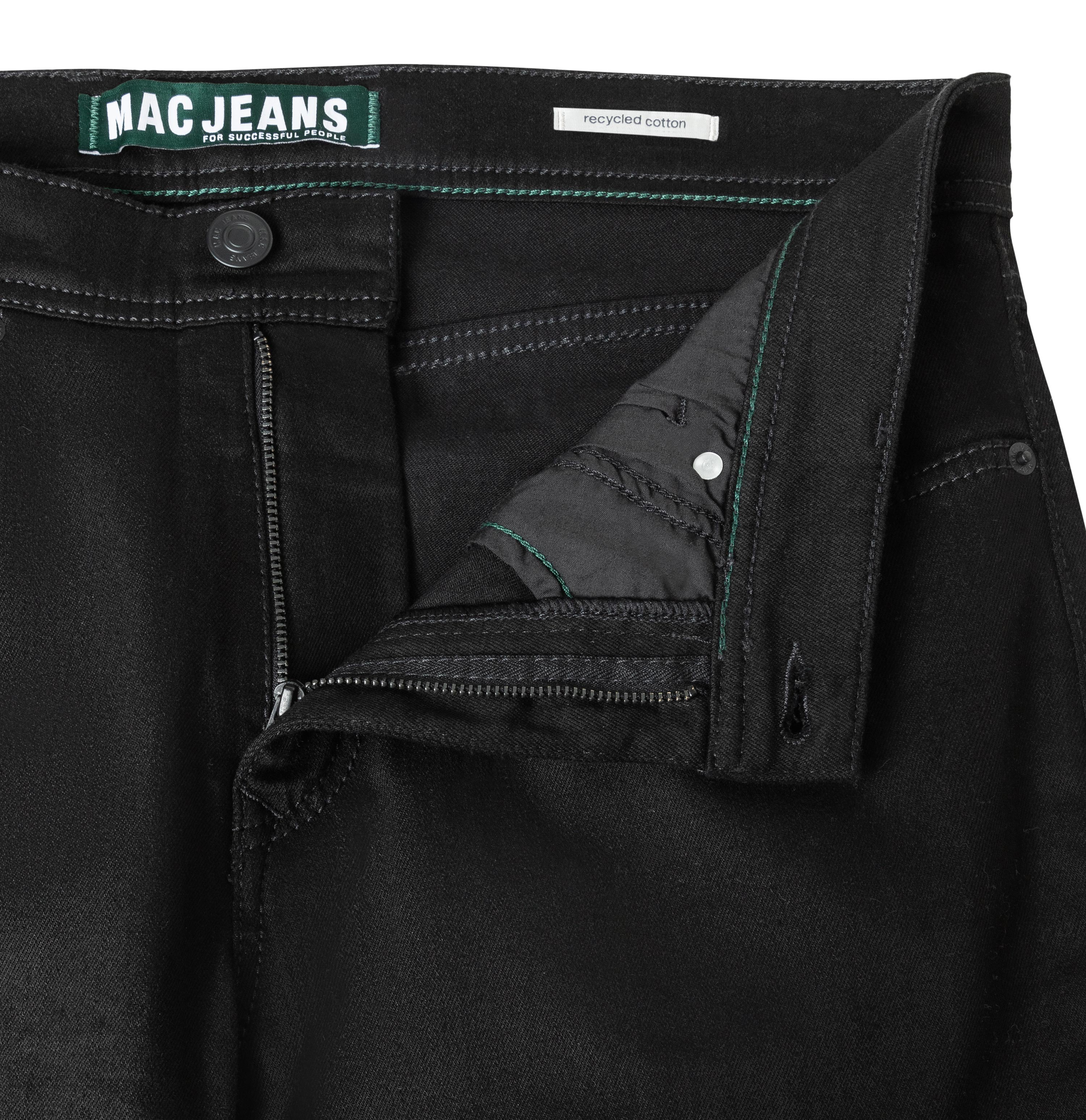 Modern fit with Stay Black technology. | Arne | stay black black | Detailed view 2 of model