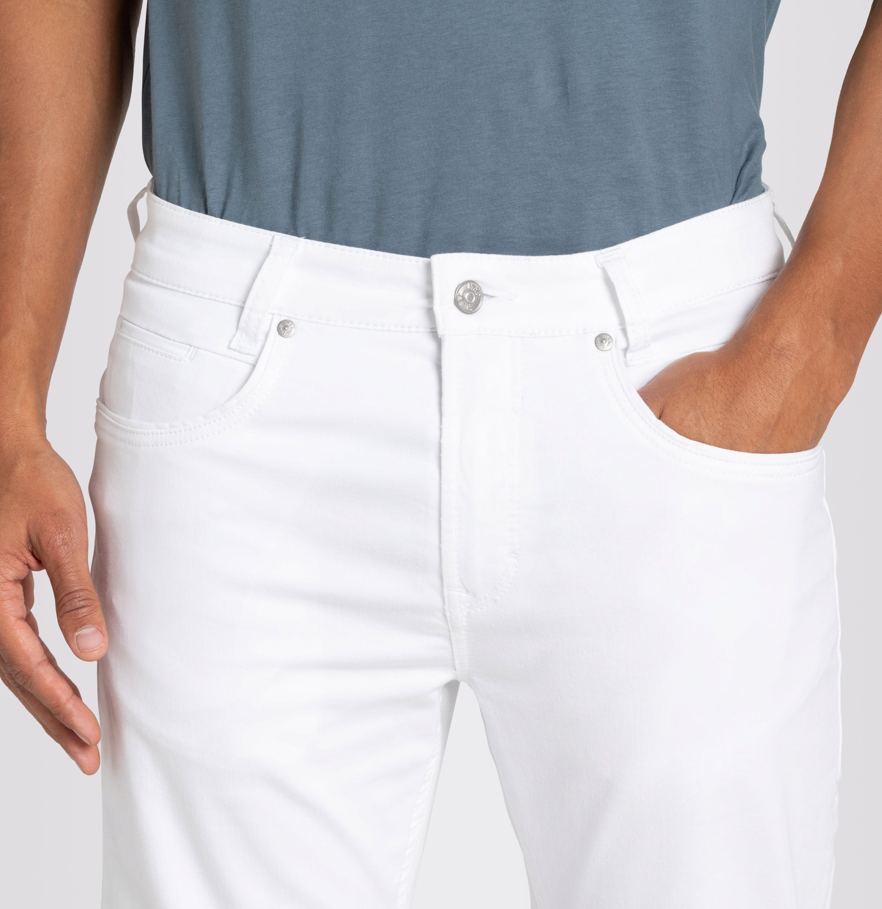 | Arne Pipe | white denim | Detailed view 3 of model