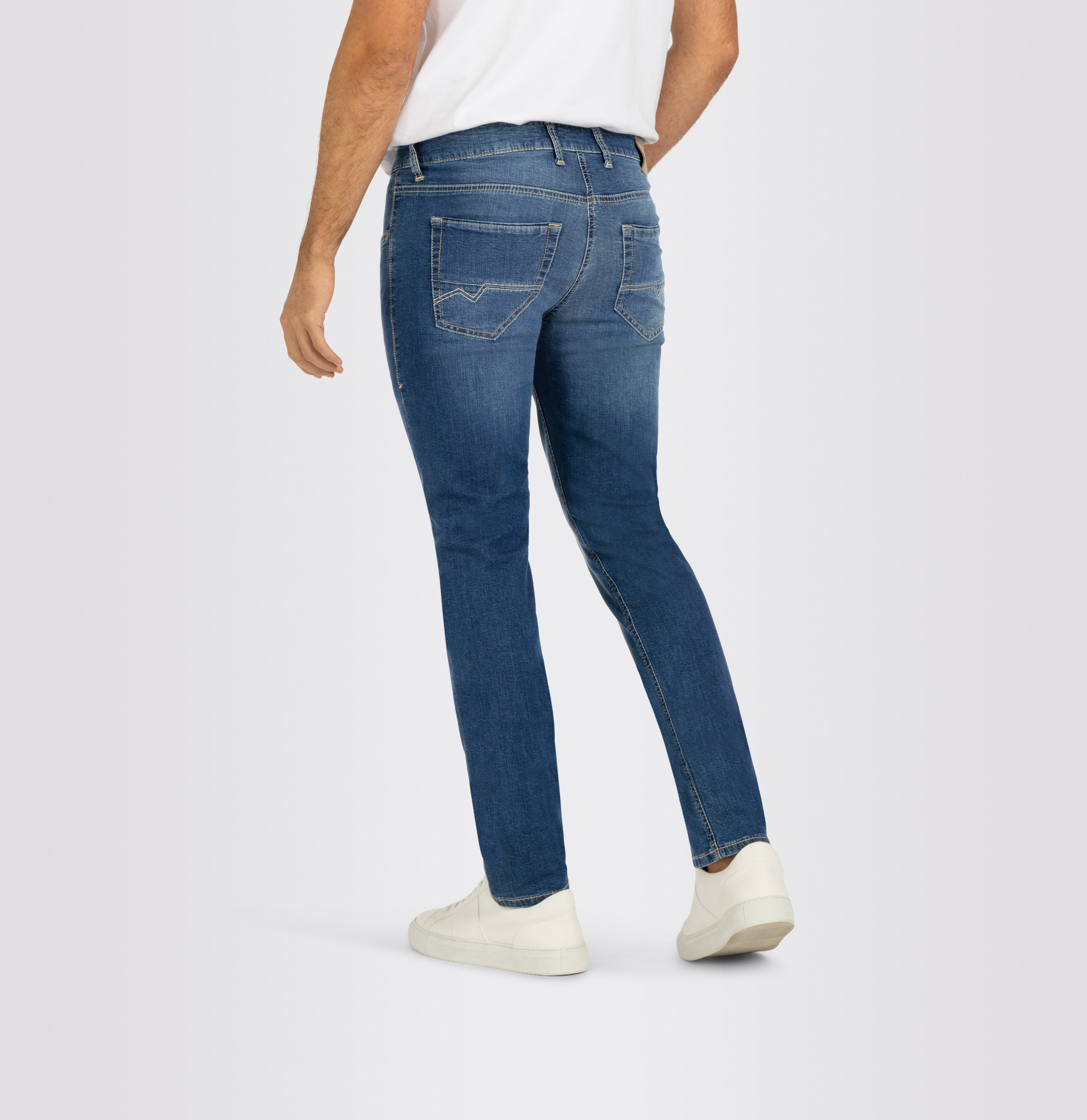Modern fit made from lightweight denim. | Arne Pipe | mid blue authentic used | Back view of model