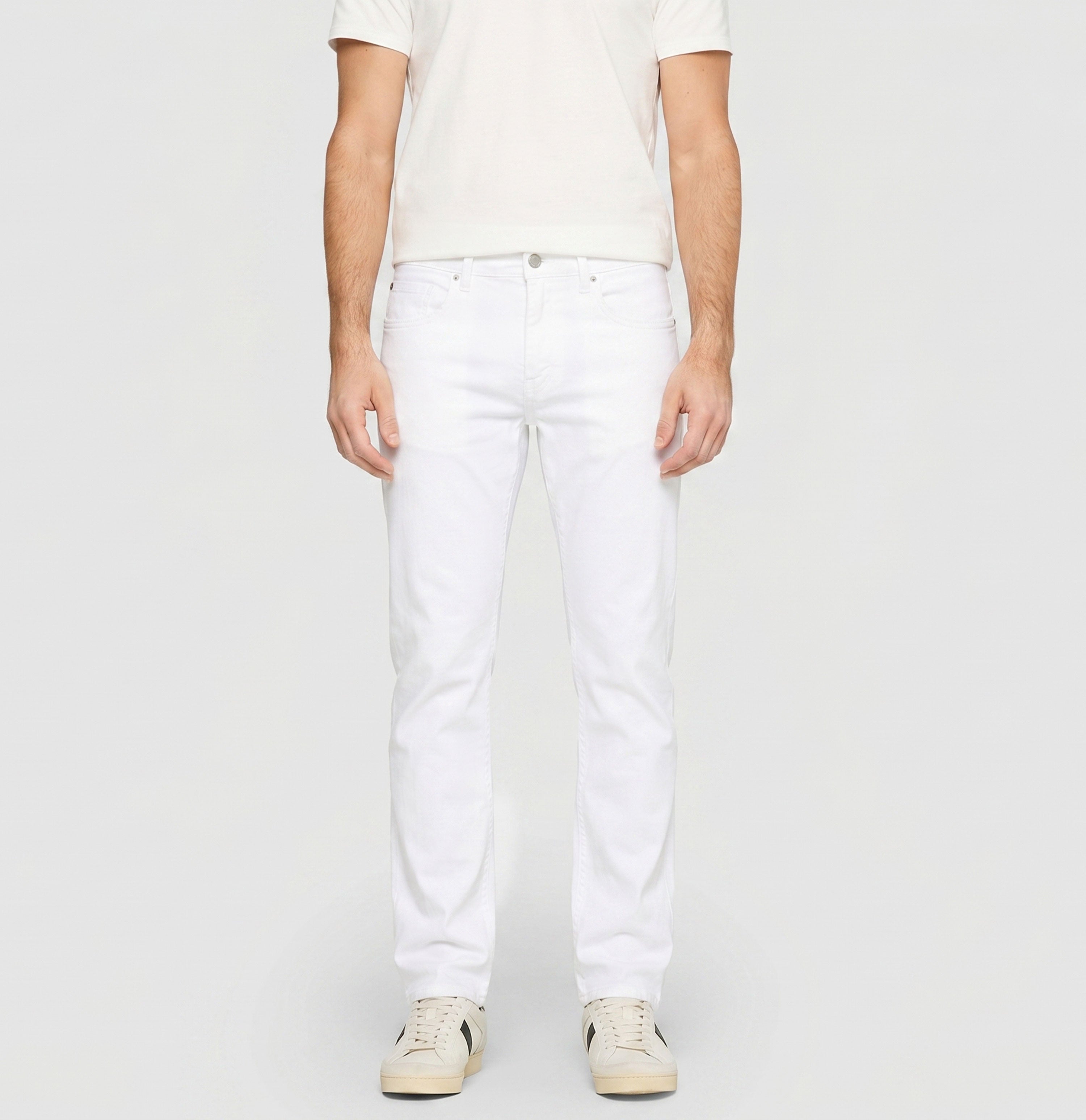 Modern fit made from lightweight denim. | Arne Pipe | white denim | Front view of model