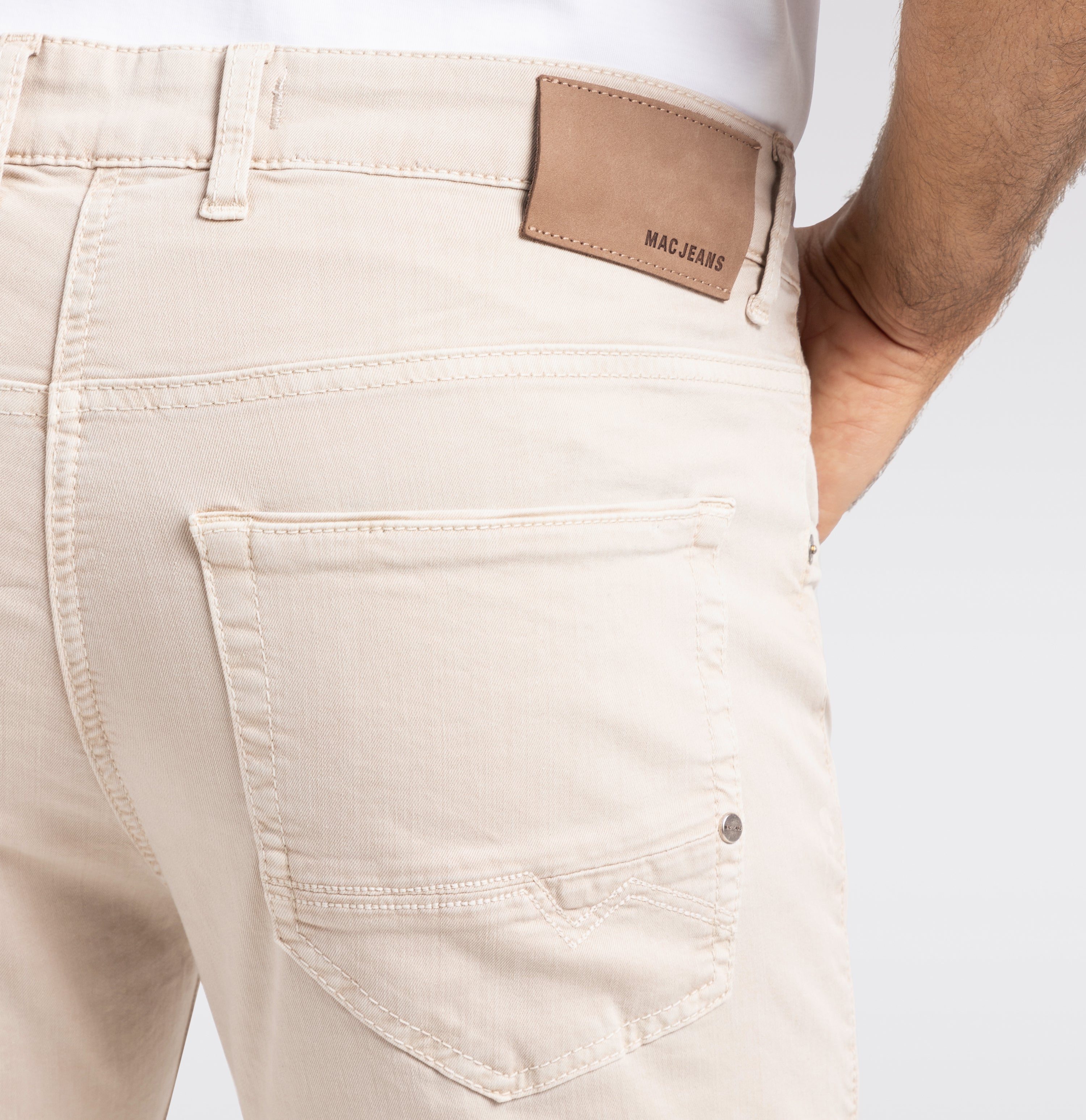Light and flexible, vintage style colour denim. | Arne Pipe | kitt | Detailed view 3 of model