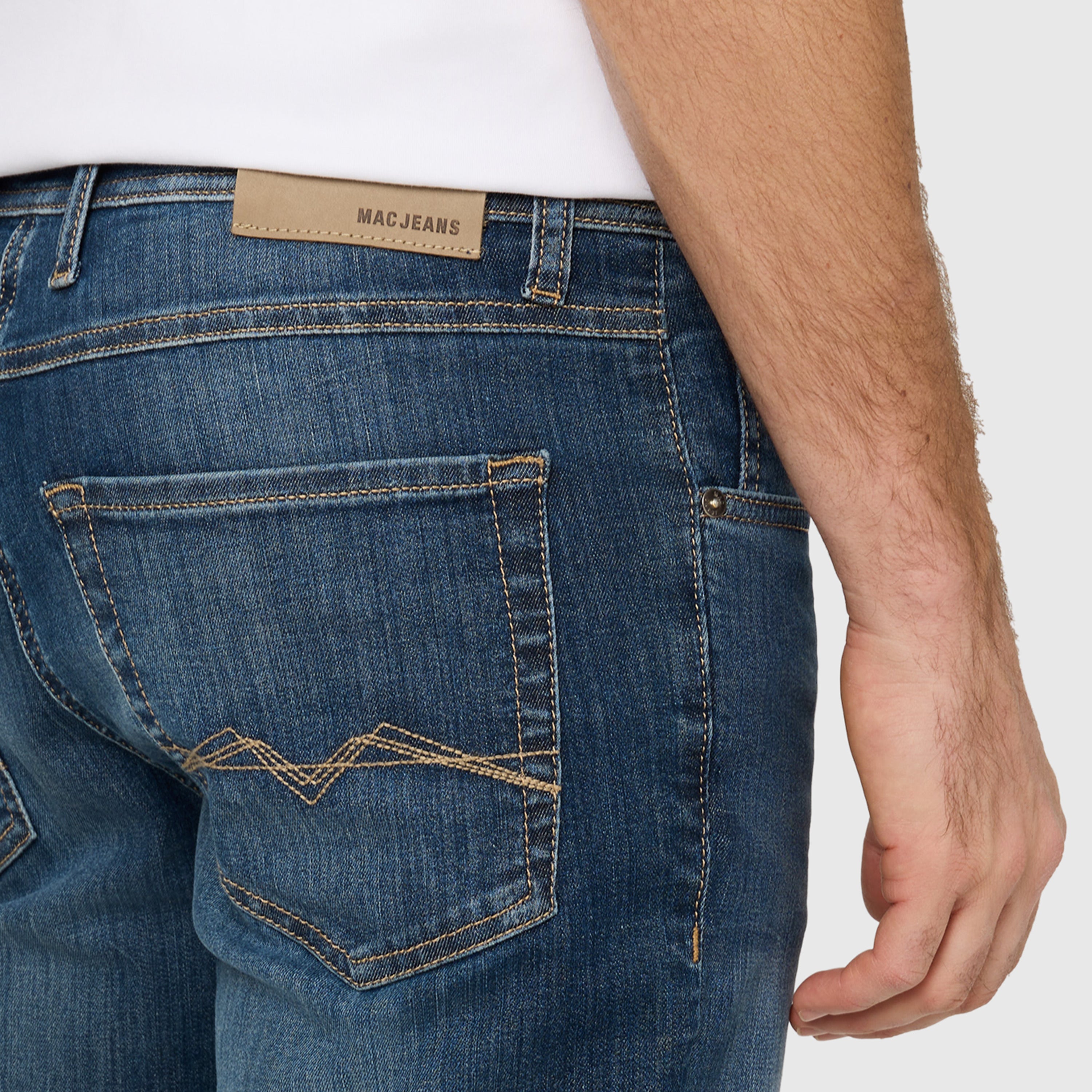 Light driver jeans with high elasticity. | Driver Jeans | history blue light used | Detailed view 3 of model