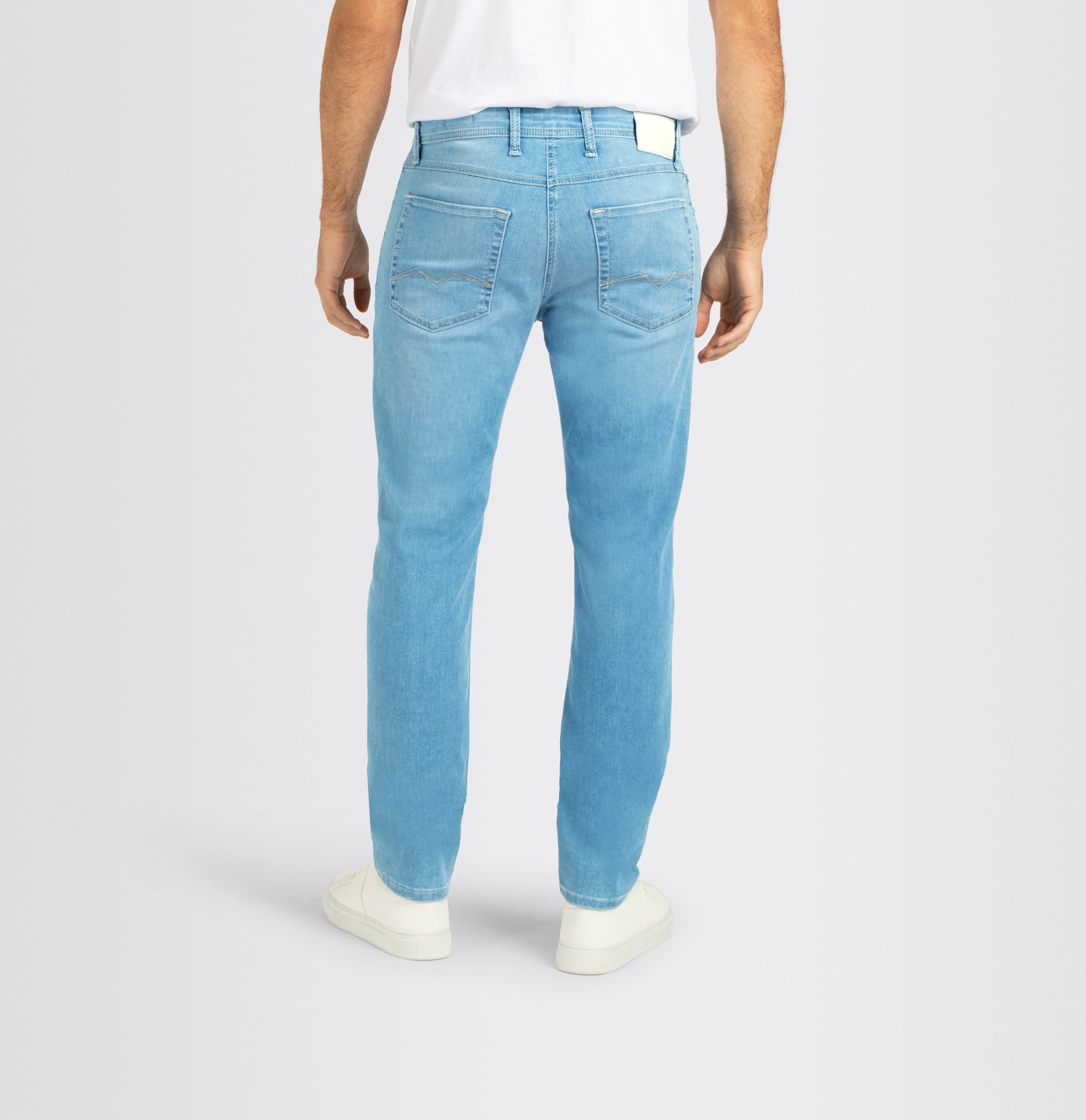 Highly elastic ultimate driver jeans in a modern fit. | Driver Jeans | light summer used | Back view of model