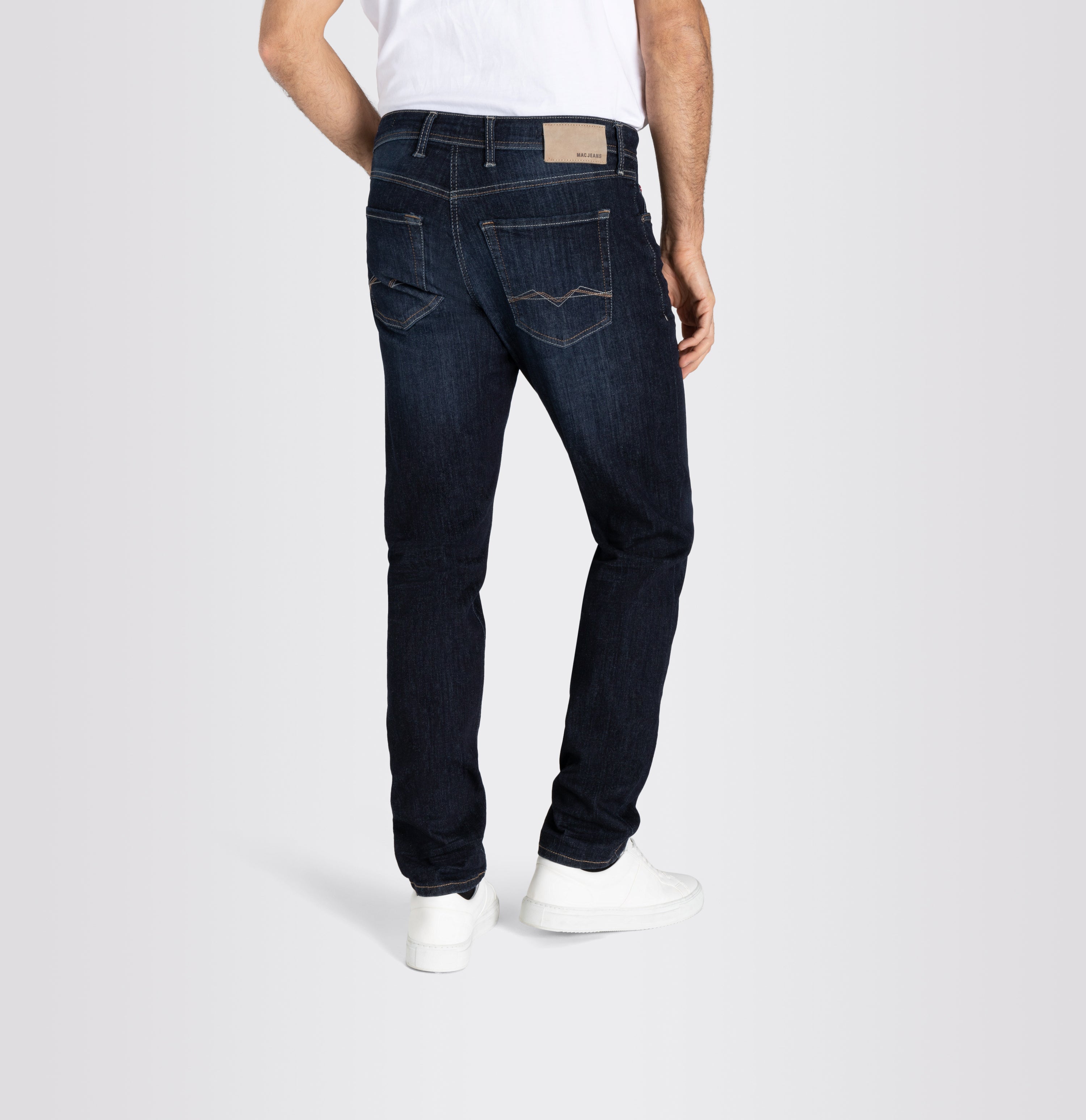 Driver jeans made of highly elastic denim. | Driver Jeans | rinsed wash 3D | Detailed view 4 of model