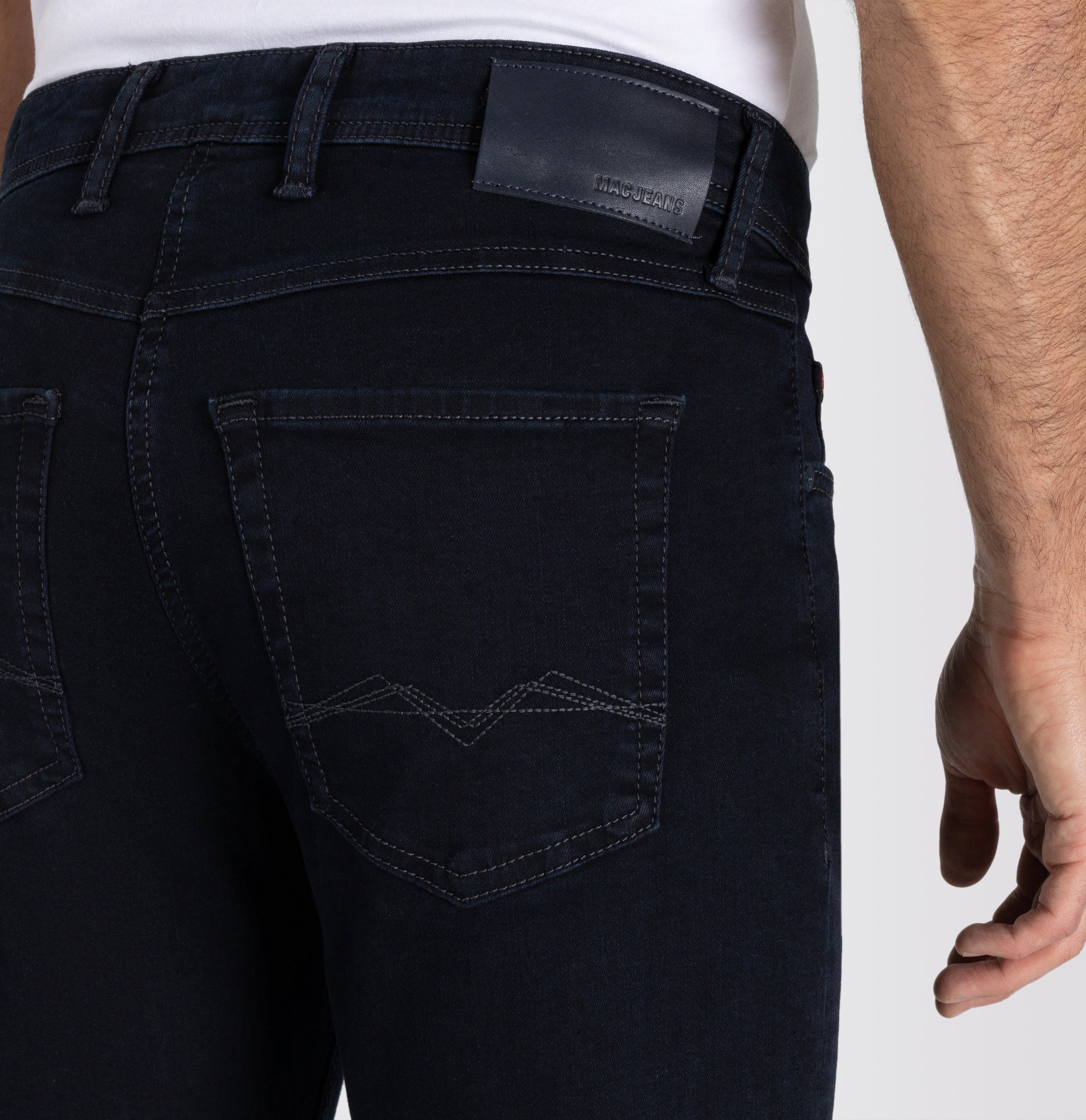 Driver jeans made of highly elastic denim. | Driver Jeans | blue black | Detailed view 2 of model