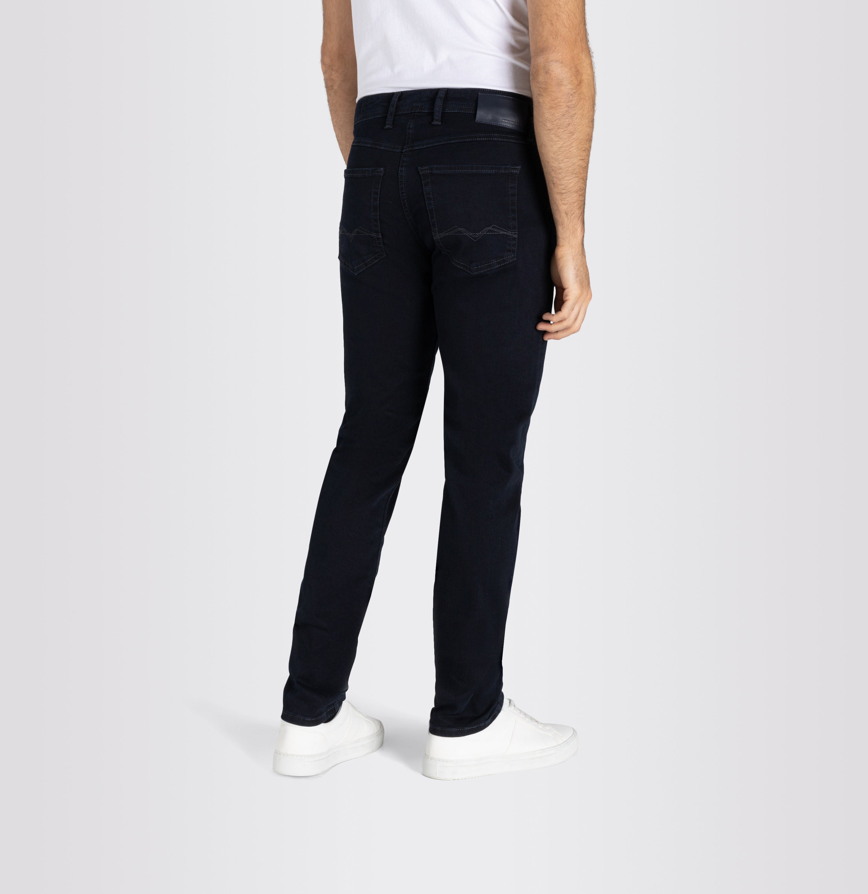 Ultimate driver jeans with a slim cut. | Driver Jeans | blue black | Detailed view 4 of model