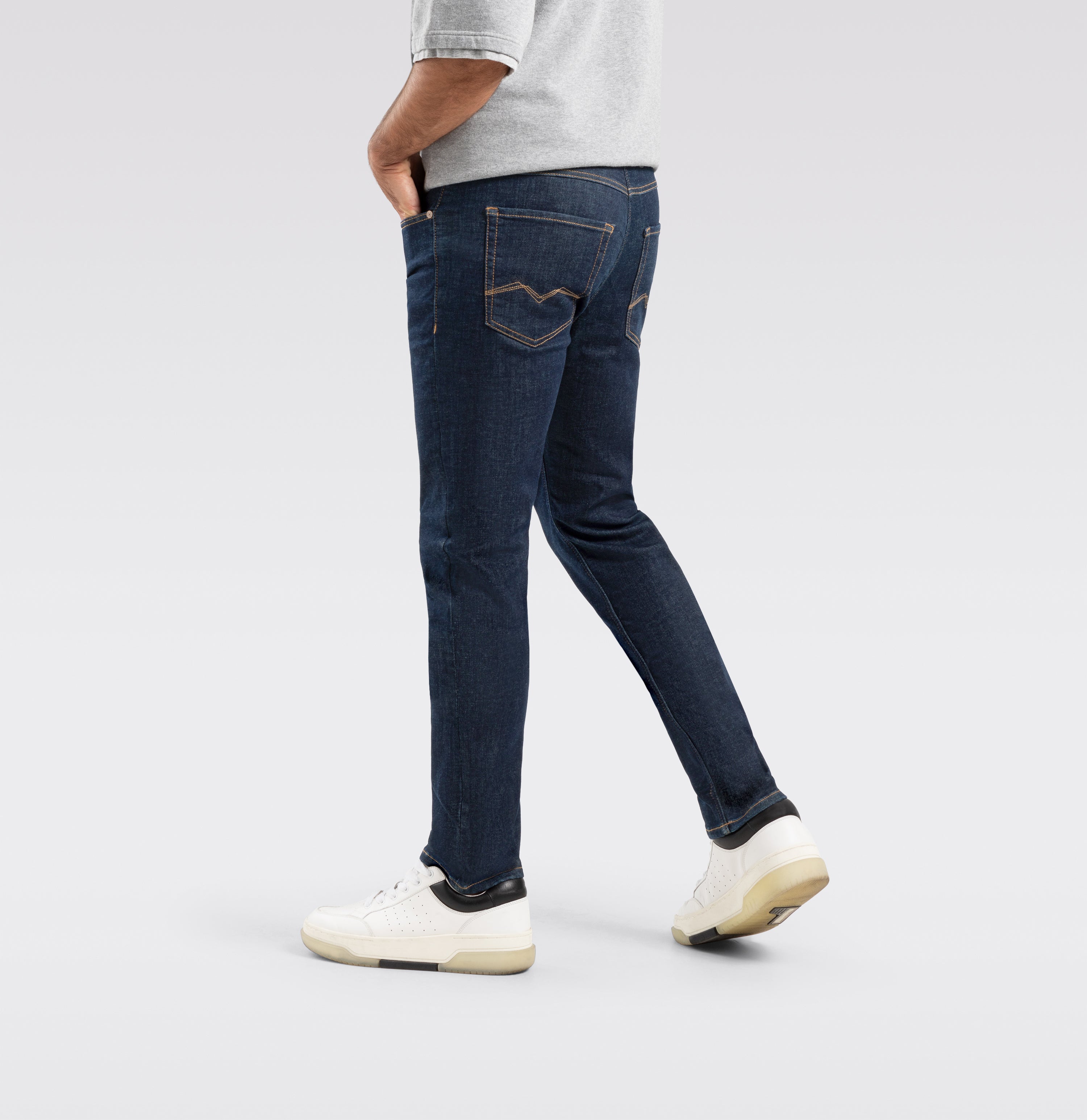 Ultimate driver jeans with a slim cut. | Driver Jeans | middark | Detailed view 3 of model