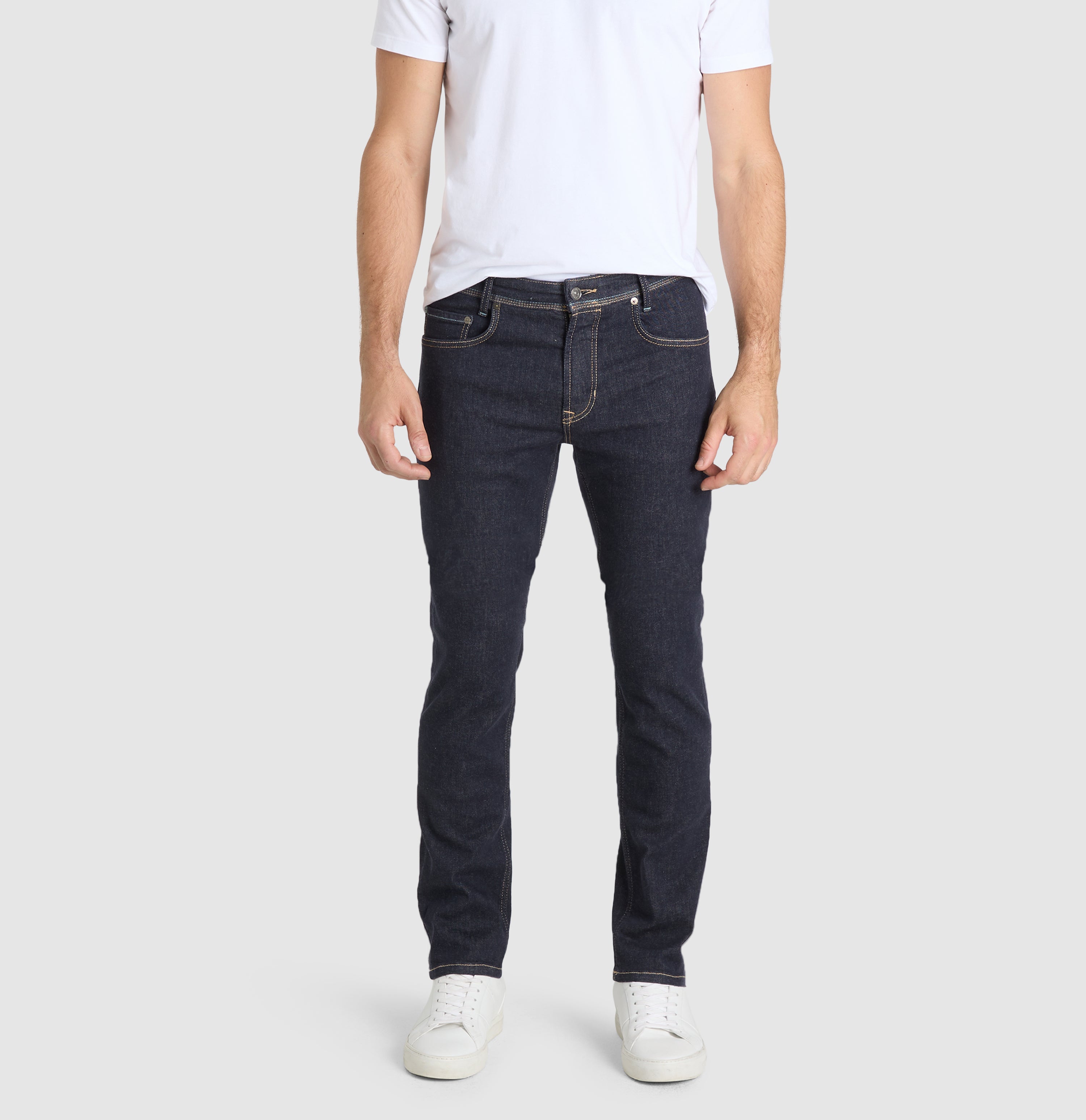 Ultimate driver jeans in a highly flexible material. | Driver Jeans | ever blue | Front view of model
