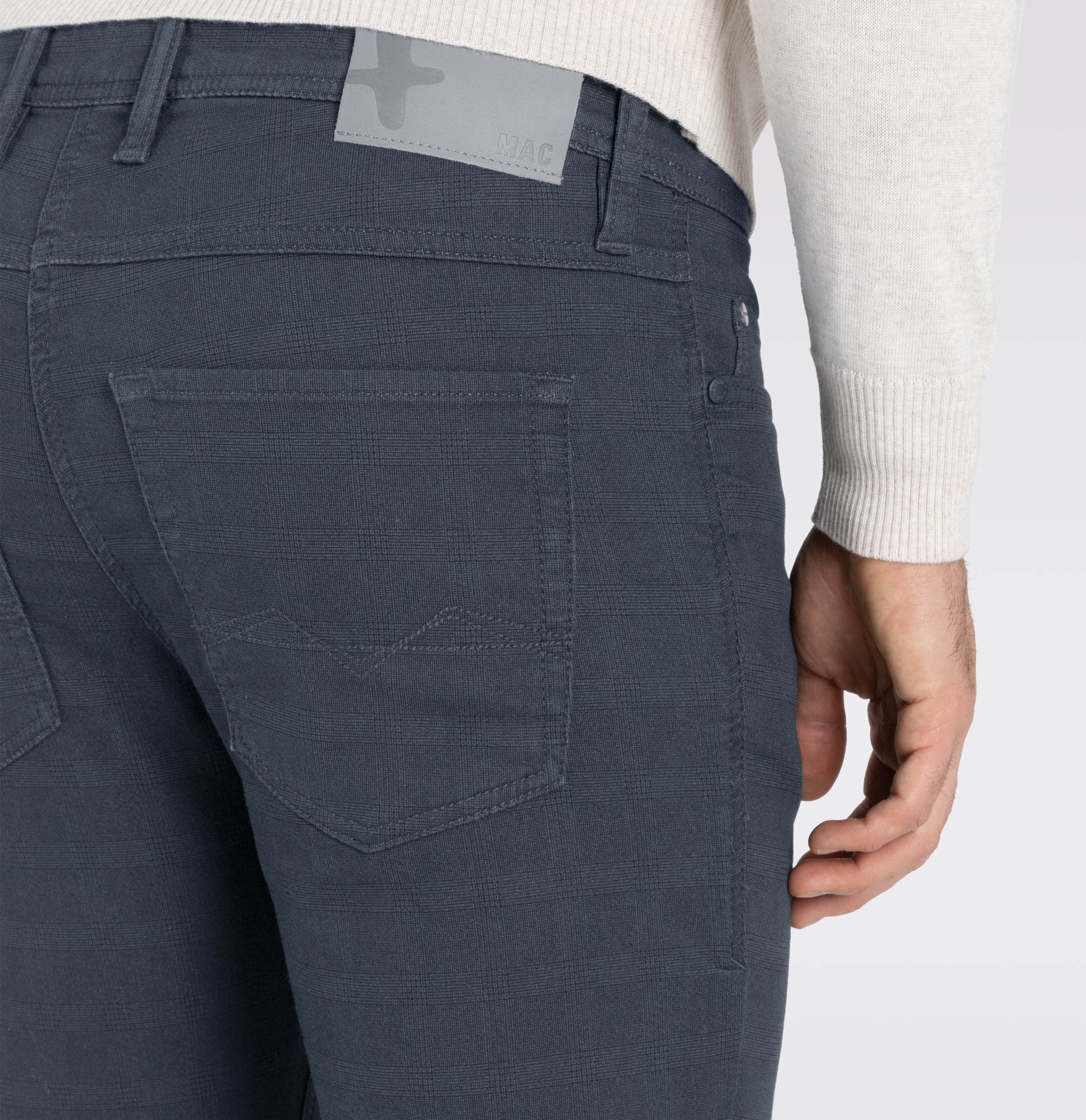 Slim trousers in a subtly patterned sweat material. | Jog´n Jeans by MAC | midnight blue check | Detailed view 3 of model