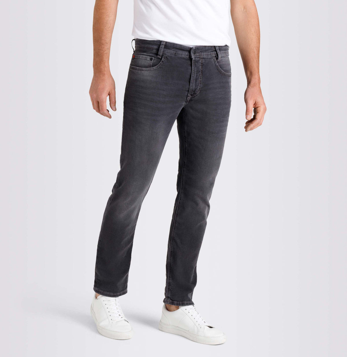 Modern fit made from soft sweat denim. | Jog'n Jeans by MAC | grey used | Front view of model