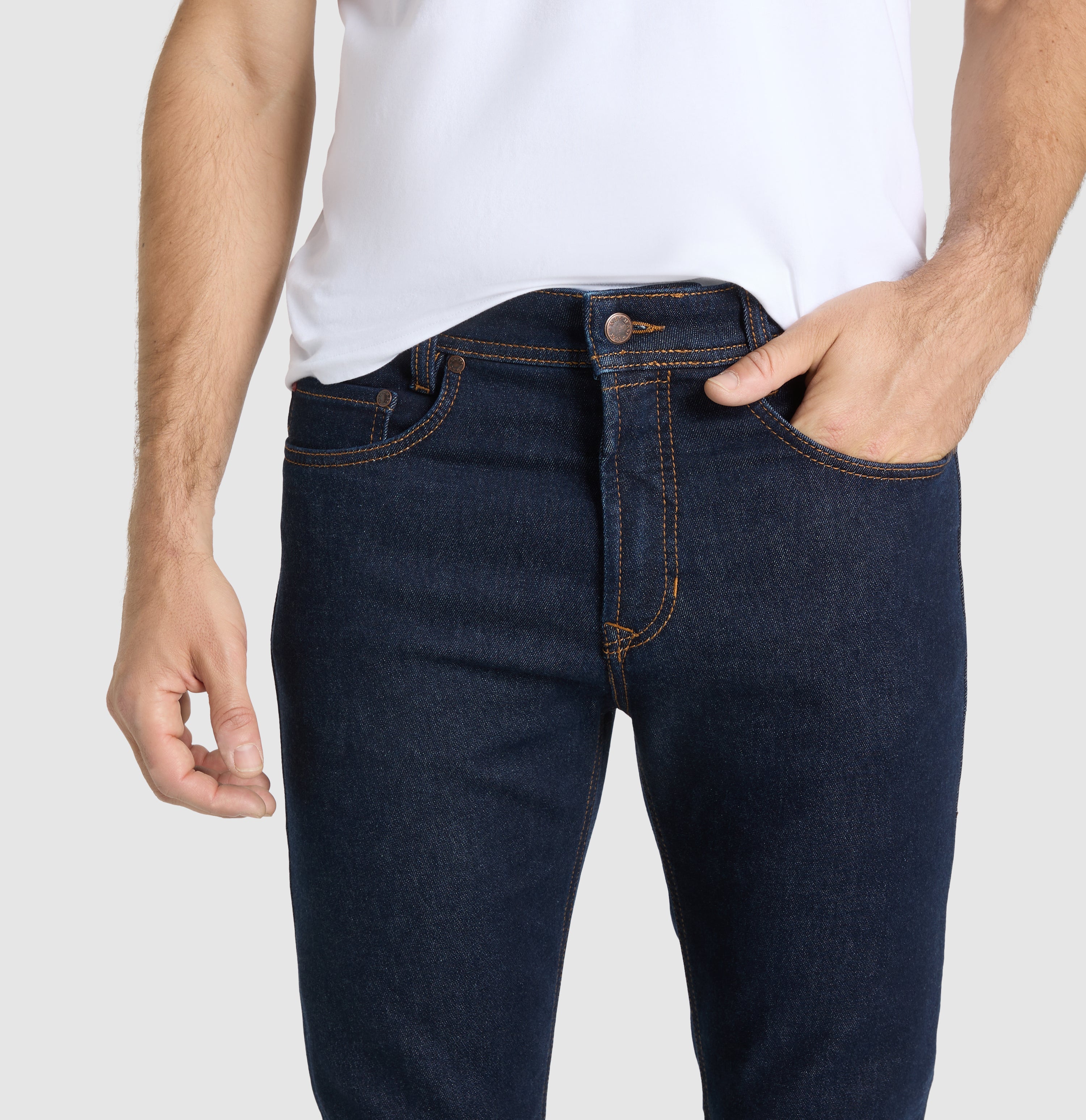 Authentic jeans made of soft sweat denim. | Jog´n Jeans by MAC | authentic dark blue | Detailed view 2 of model