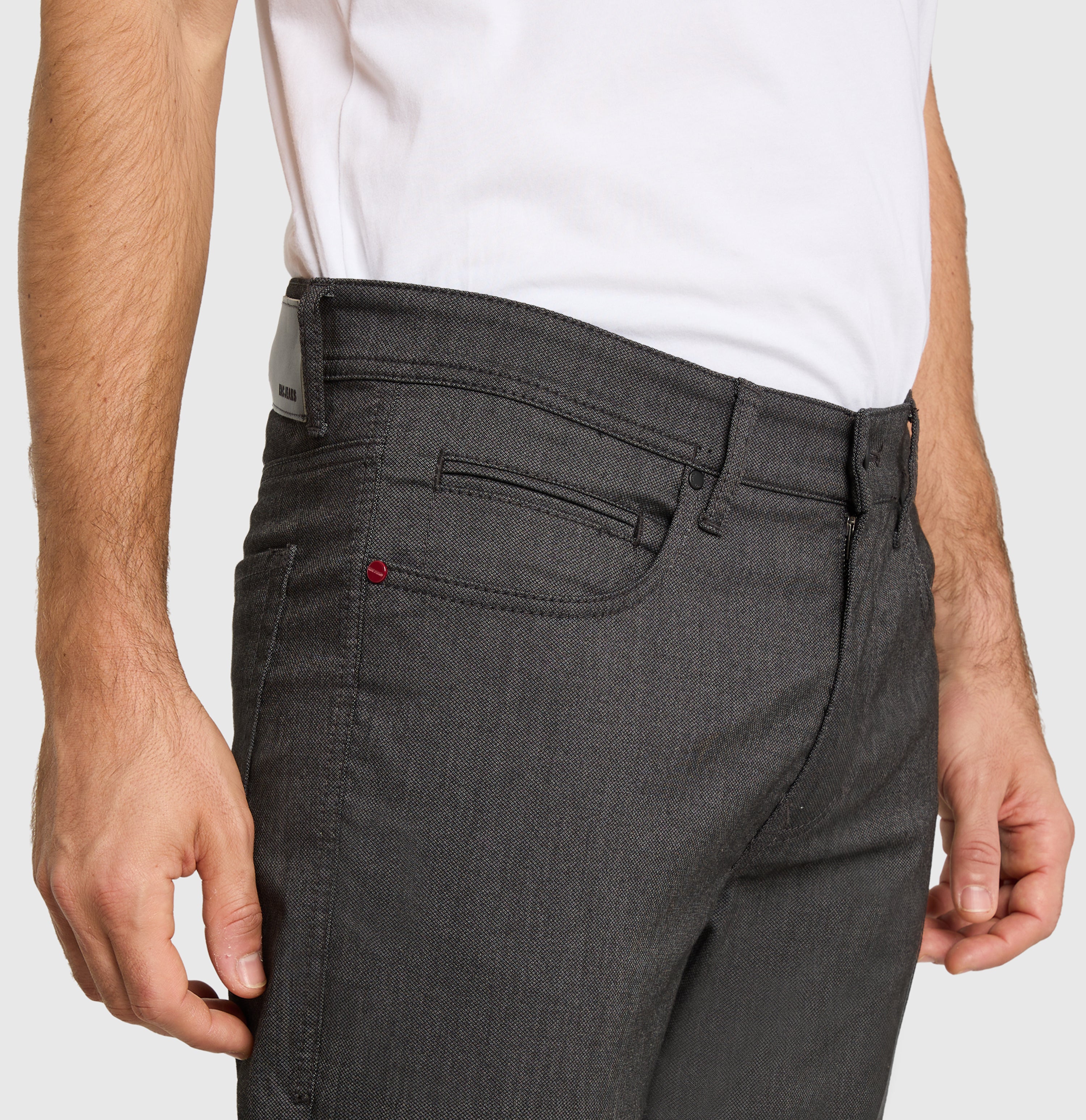 Trousers in a polyester-viscose blend suitable for the office. | Arne | flannel | Detailed view 3 of model