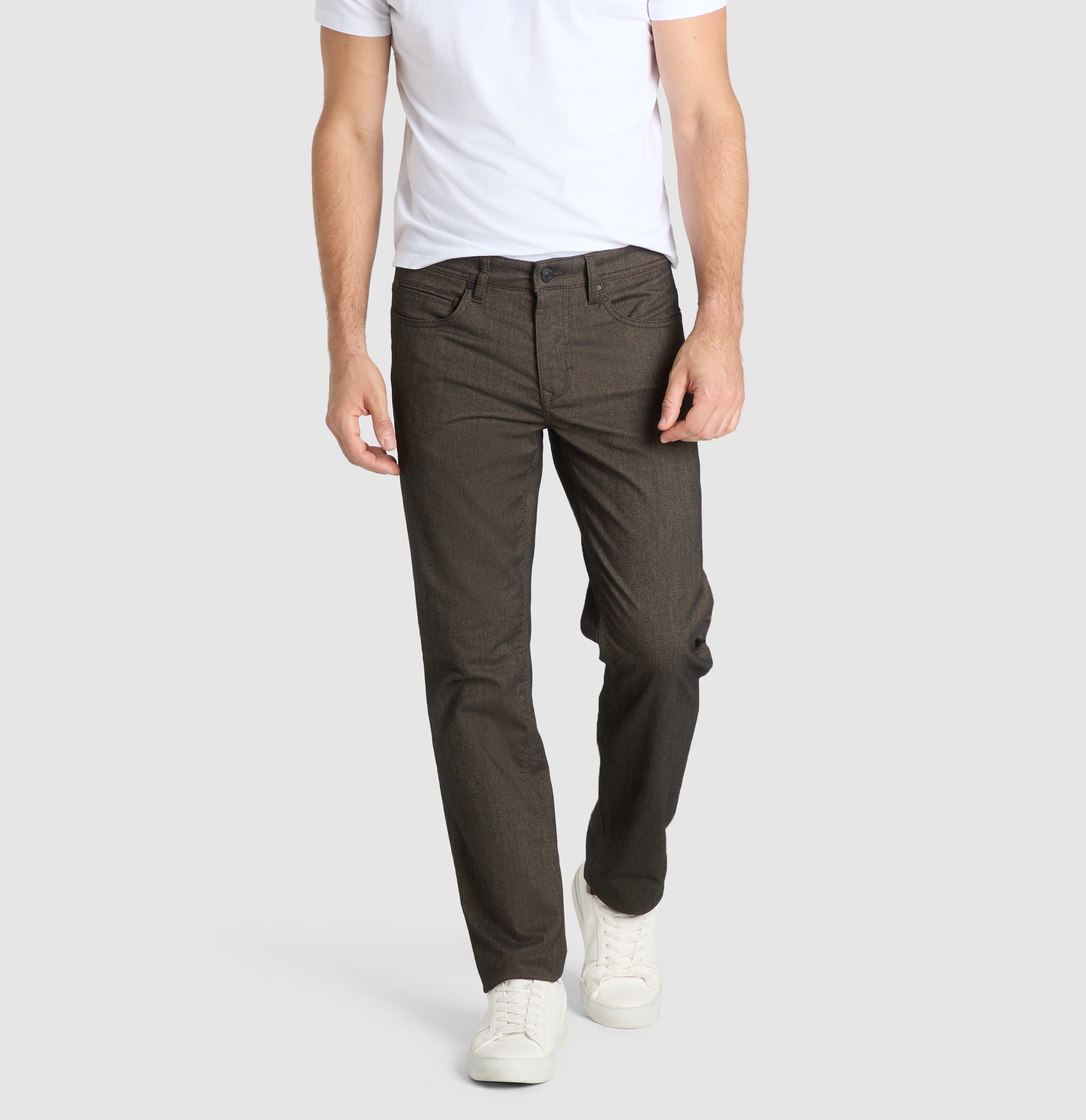 Trousers in a polyester-viscose blend suitable for the office. | Arne | mahagony brown | Front view of model