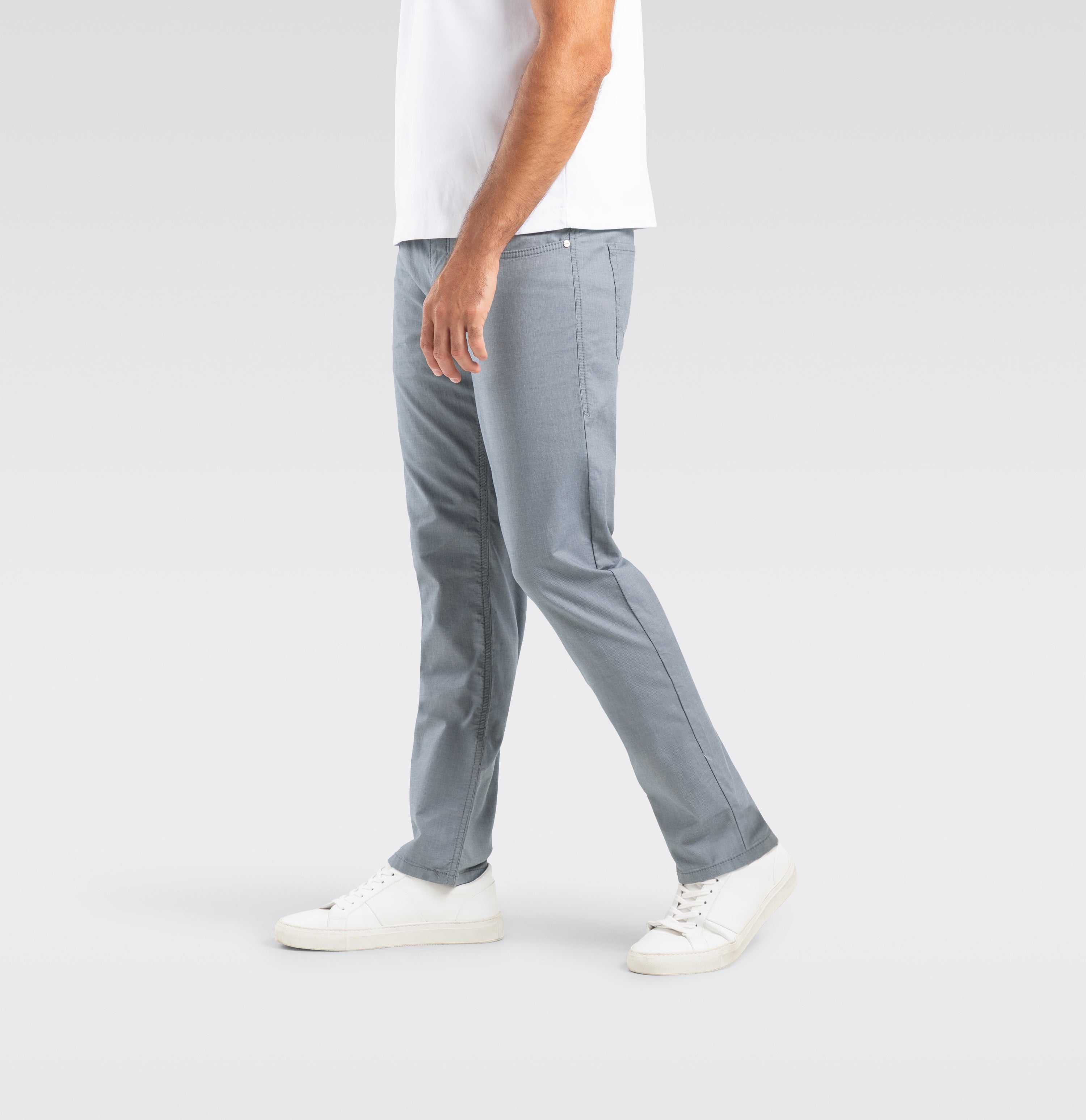 Slim trousers in a light melange material. | Arne | blue fusion | Detailed view 4 of model