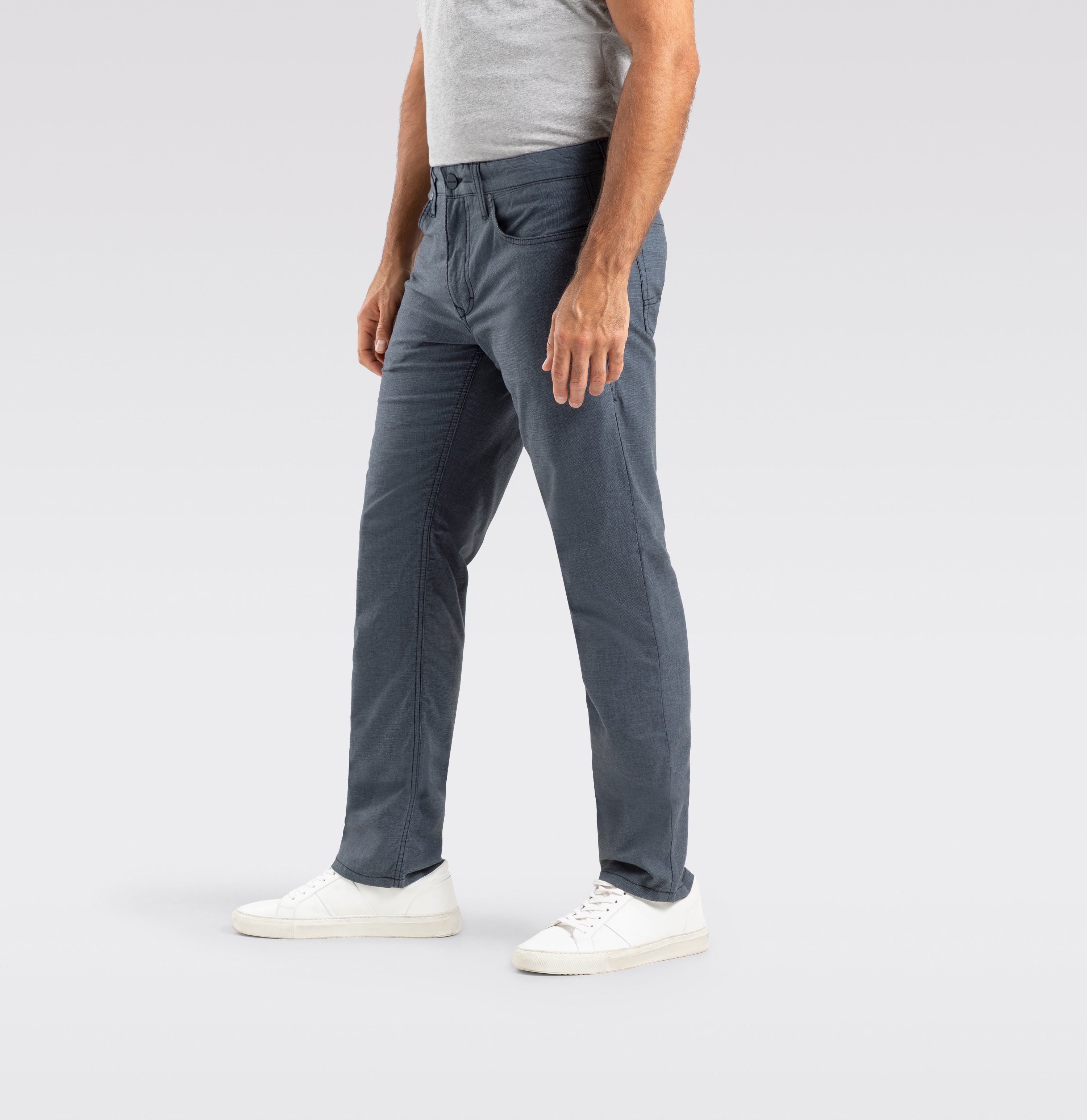 Modern fit in a light melange material. | Arne | midnight blue | Detailed view 4 of model