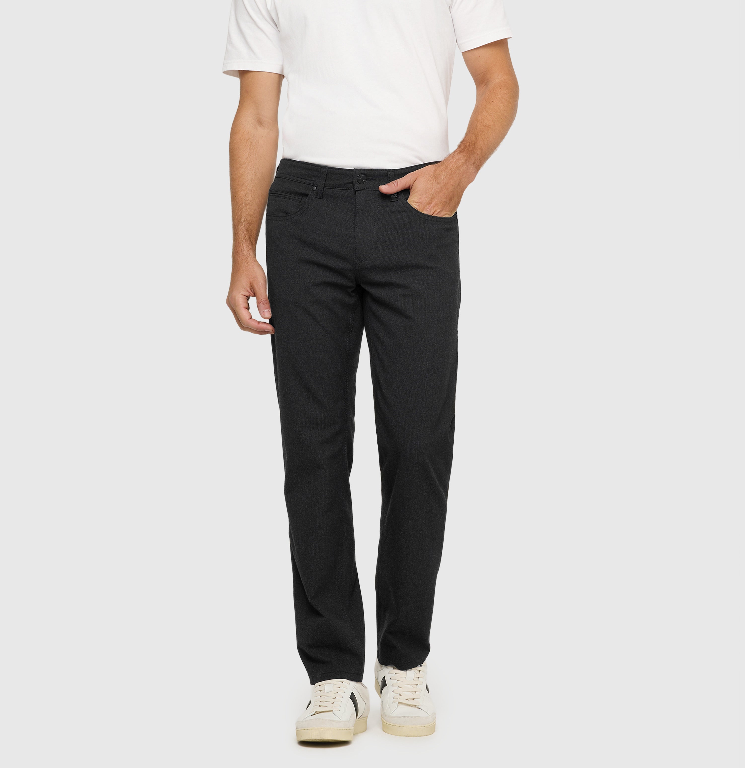 Travel trousers made of bi-stretch material, suitable for the office. | Arne Travel | black | Front view of model