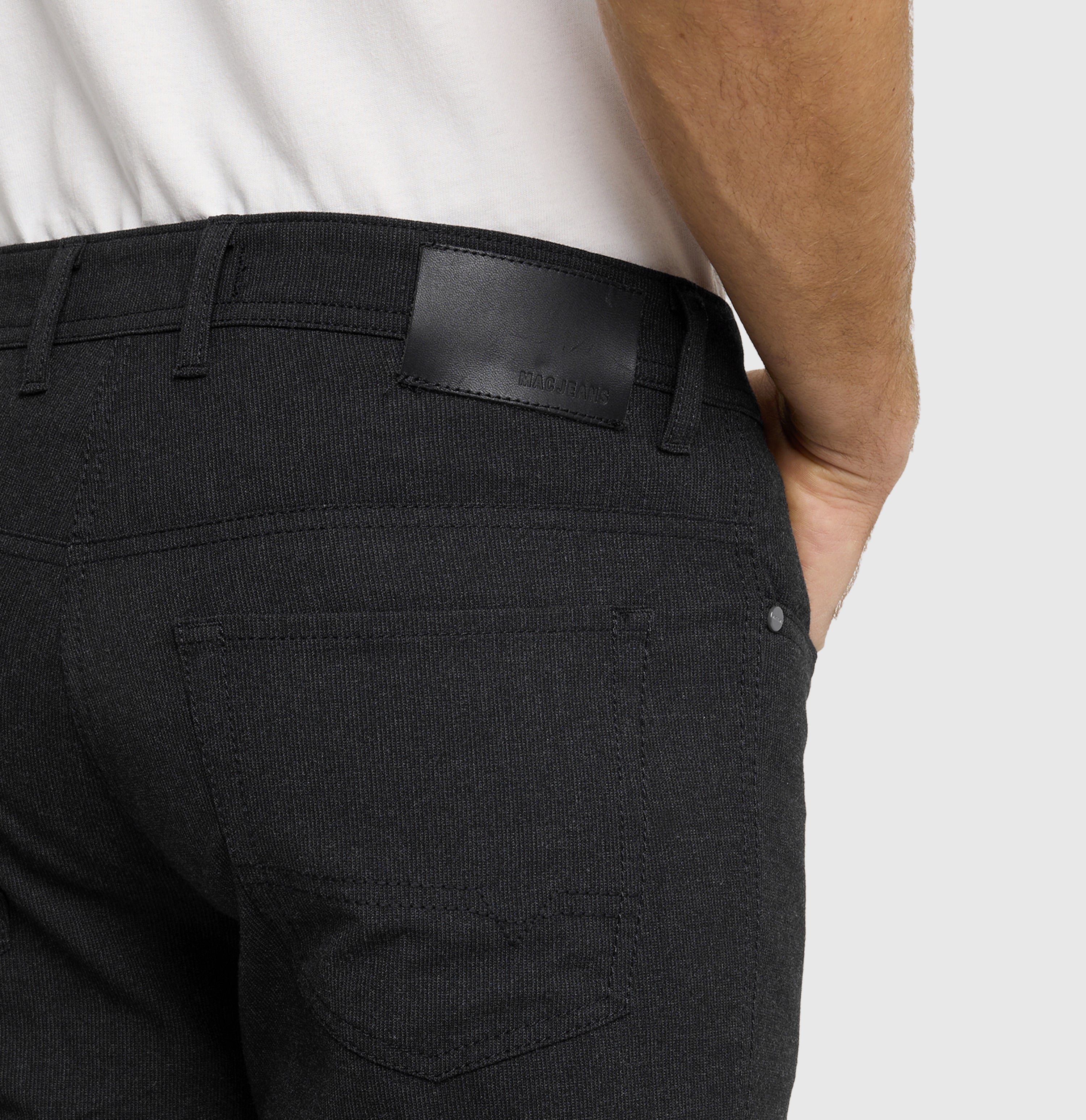 Travel trousers made of bi-stretch material, suitable for the office. | Arne Travel | black | Detailed view 2 of model