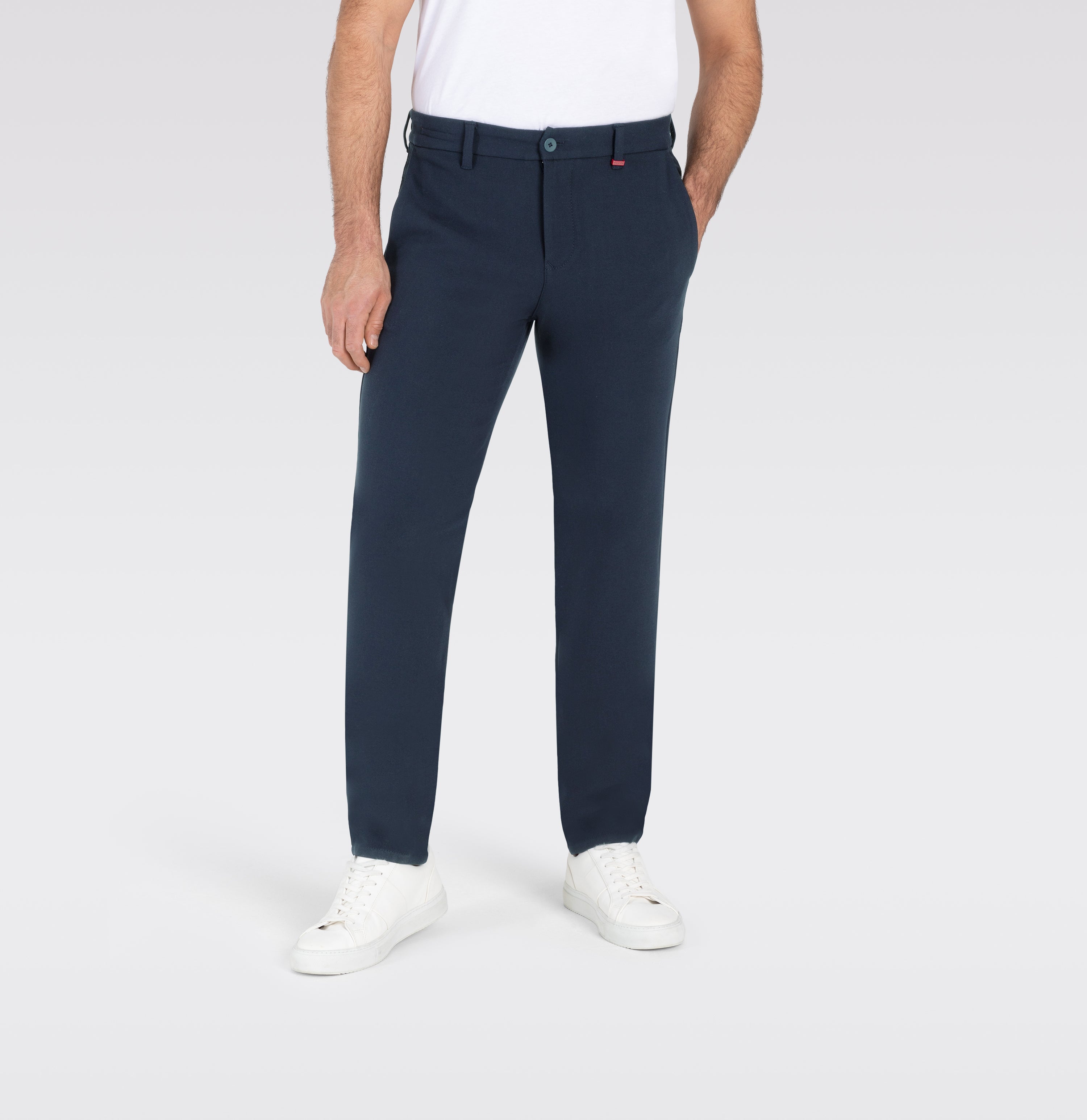 Fly & drive model from high-quality bi-stretch. | Traveller | midnight blue | Front view of model