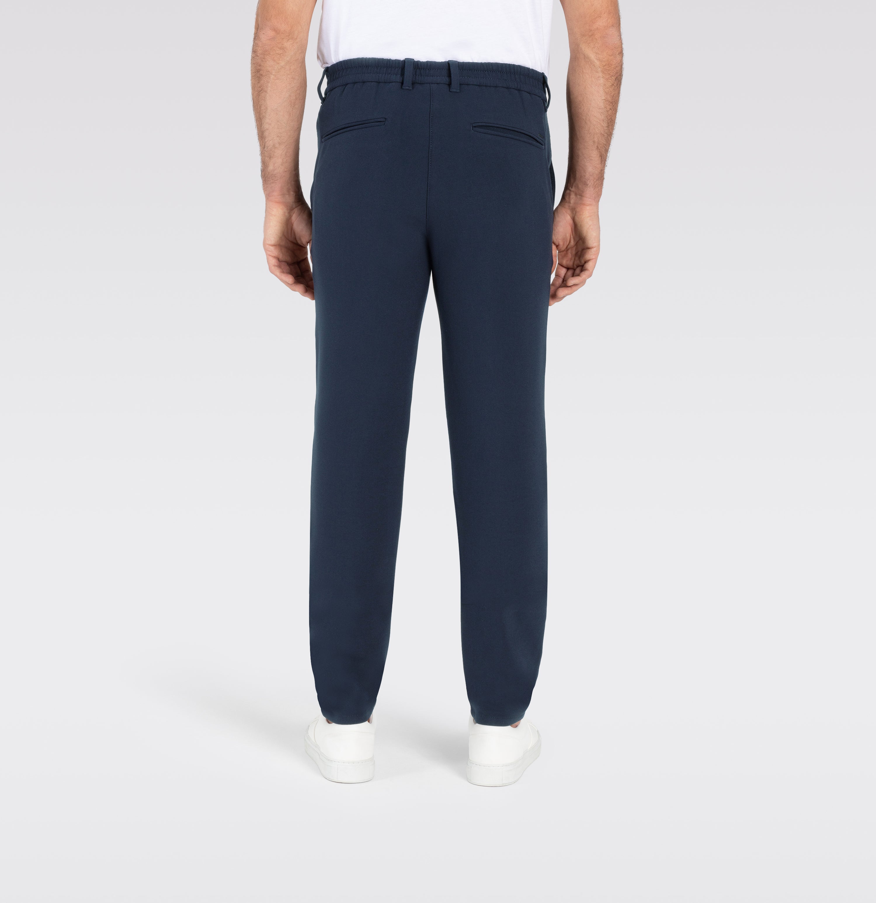 Fly & drive model from high-quality bi-stretch. | Traveller | midnight blue | Back view of model