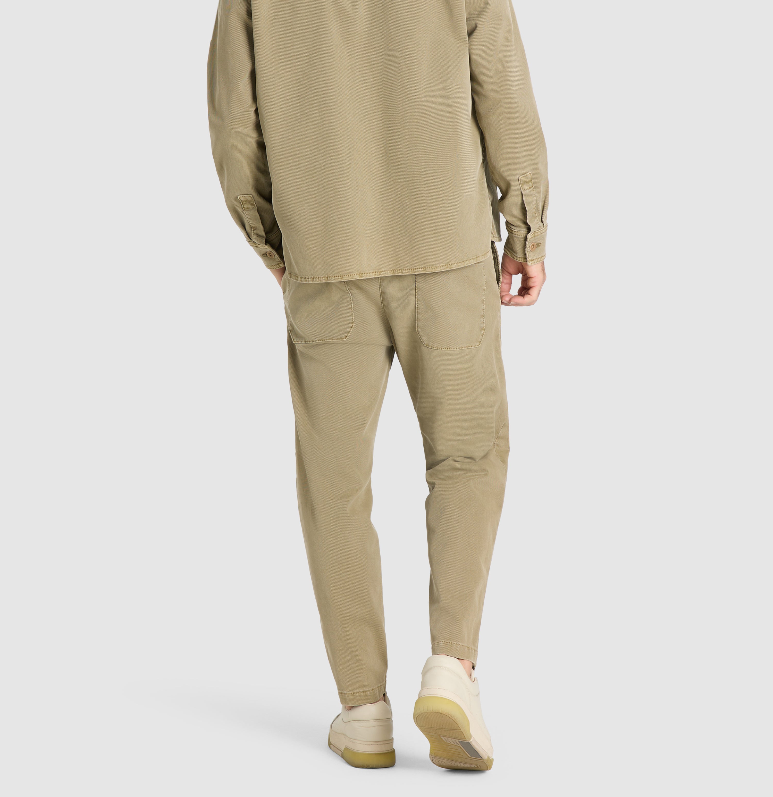 Tapered chino in a twill material with lyocell. | Dean Worker | martini olive PPT | Back view of model