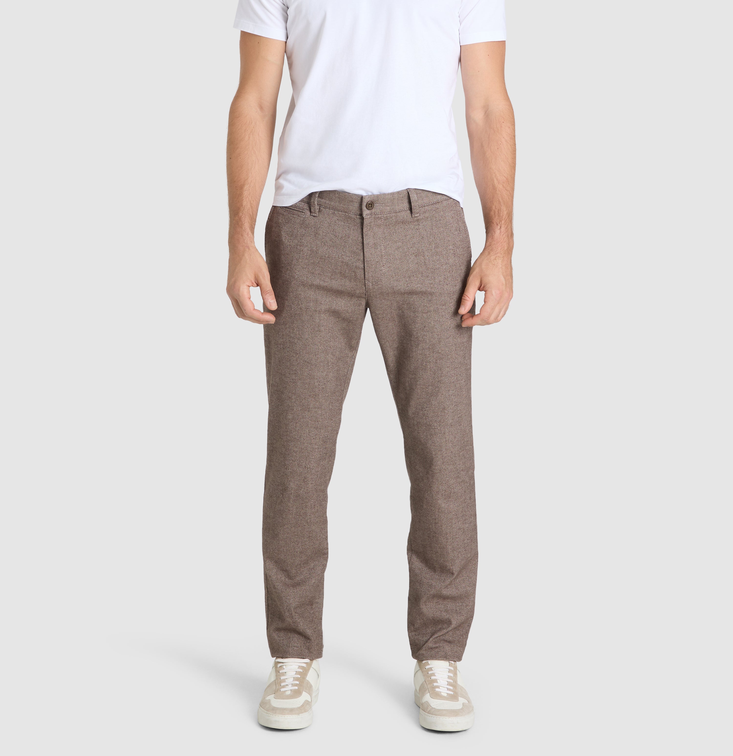 Slim chino in a brushed cotton material. | Lennox | ginger brown | Front view of model