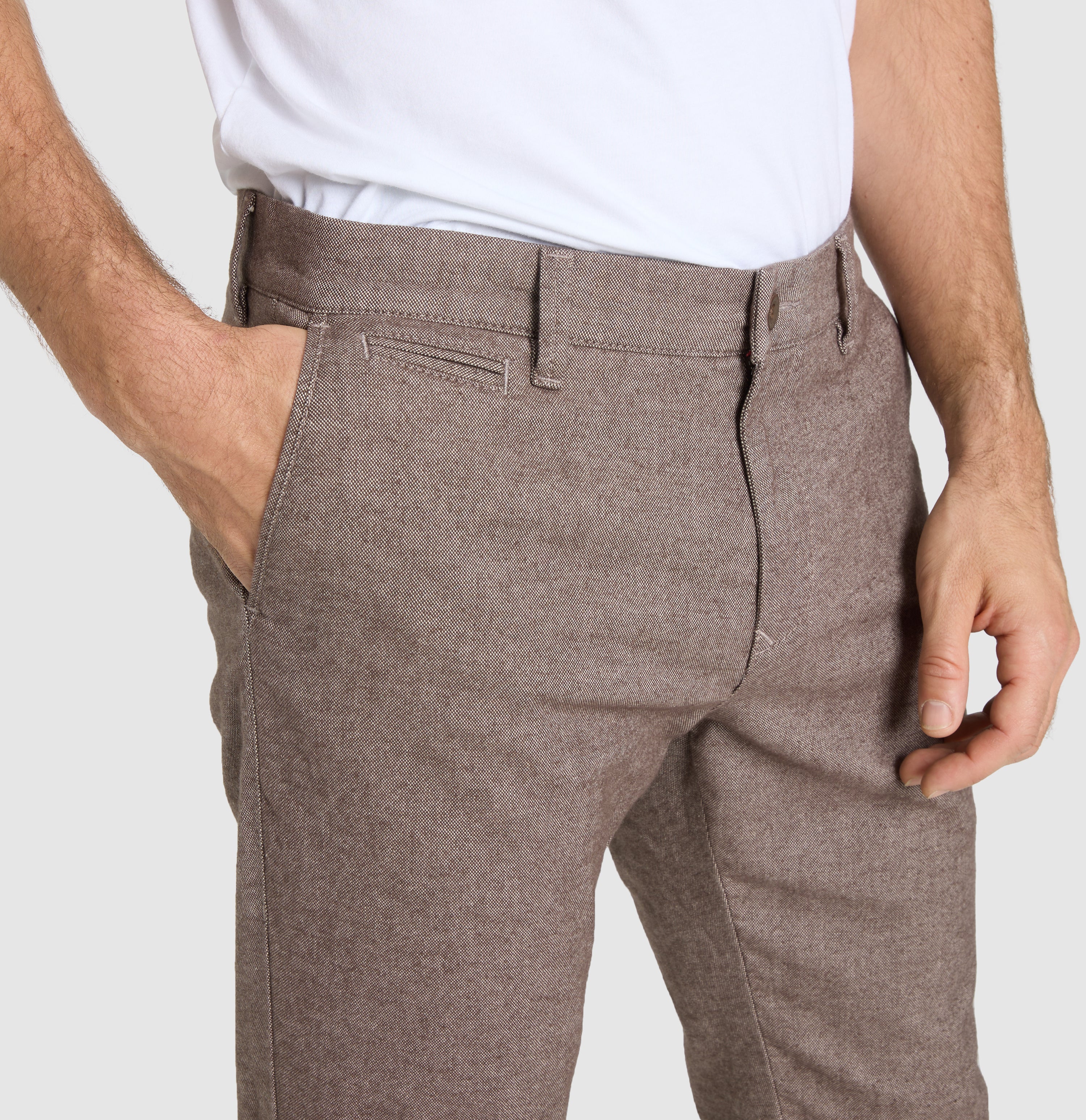 Slim chino in a brushed cotton material. | Lennox | ginger brown | Detailed view 2 of model