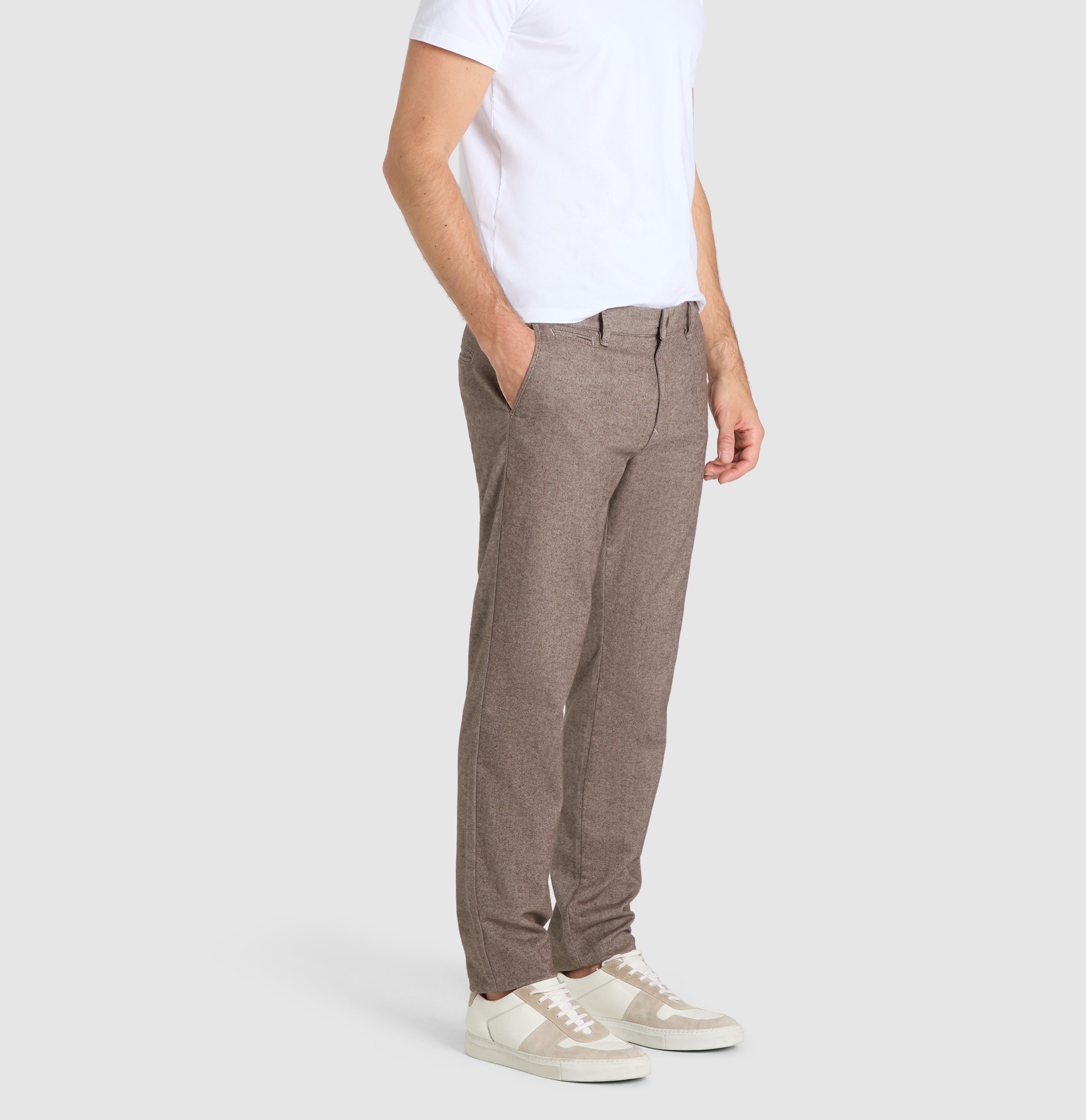 Slim chino in a brushed cotton material. | Lennox | ginger brown | Detailed view 3 of model