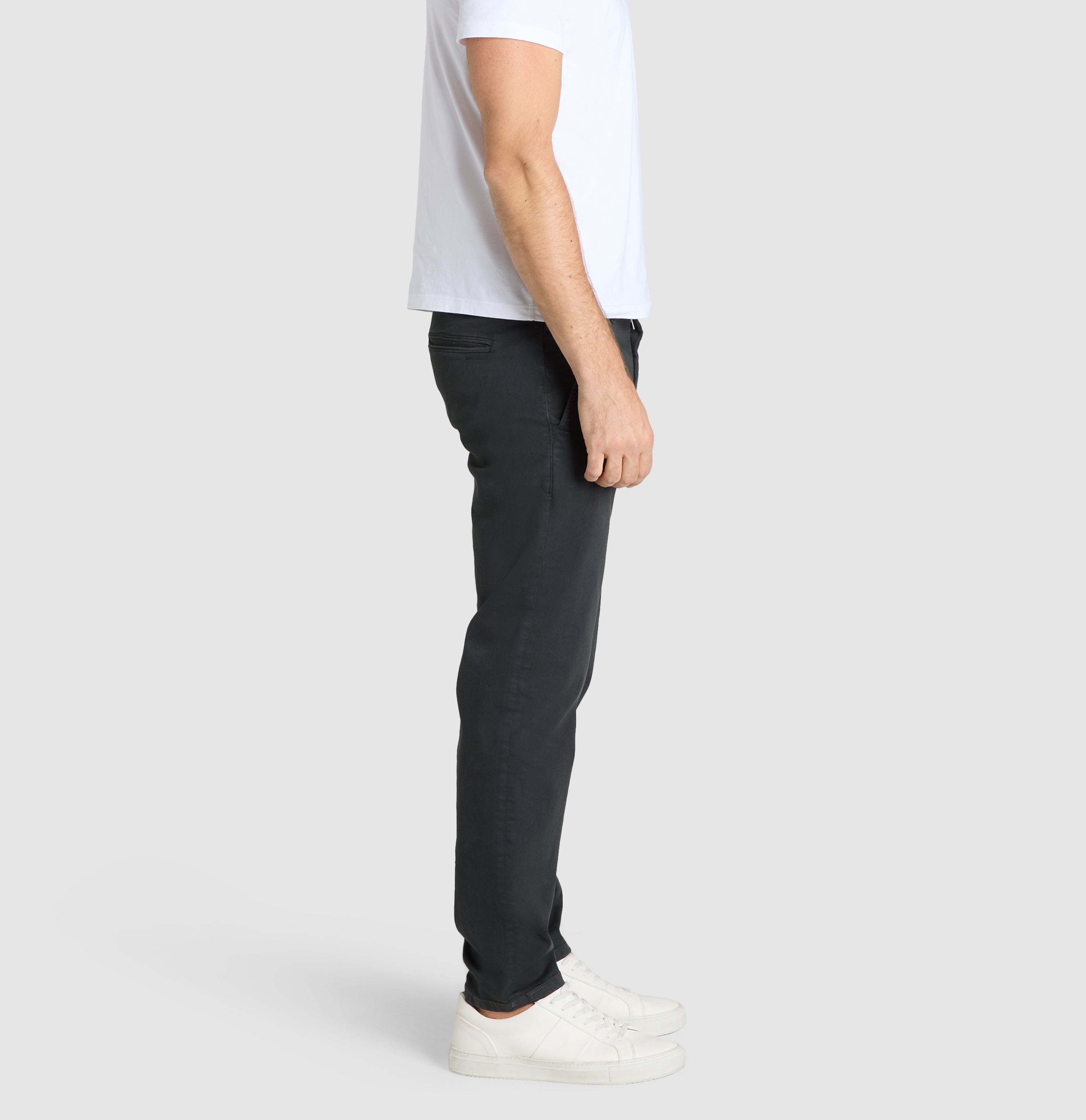 Flexible ultimate driver pants in a chino design. | Driver Pants | grey stone | Detailed view 2 of model