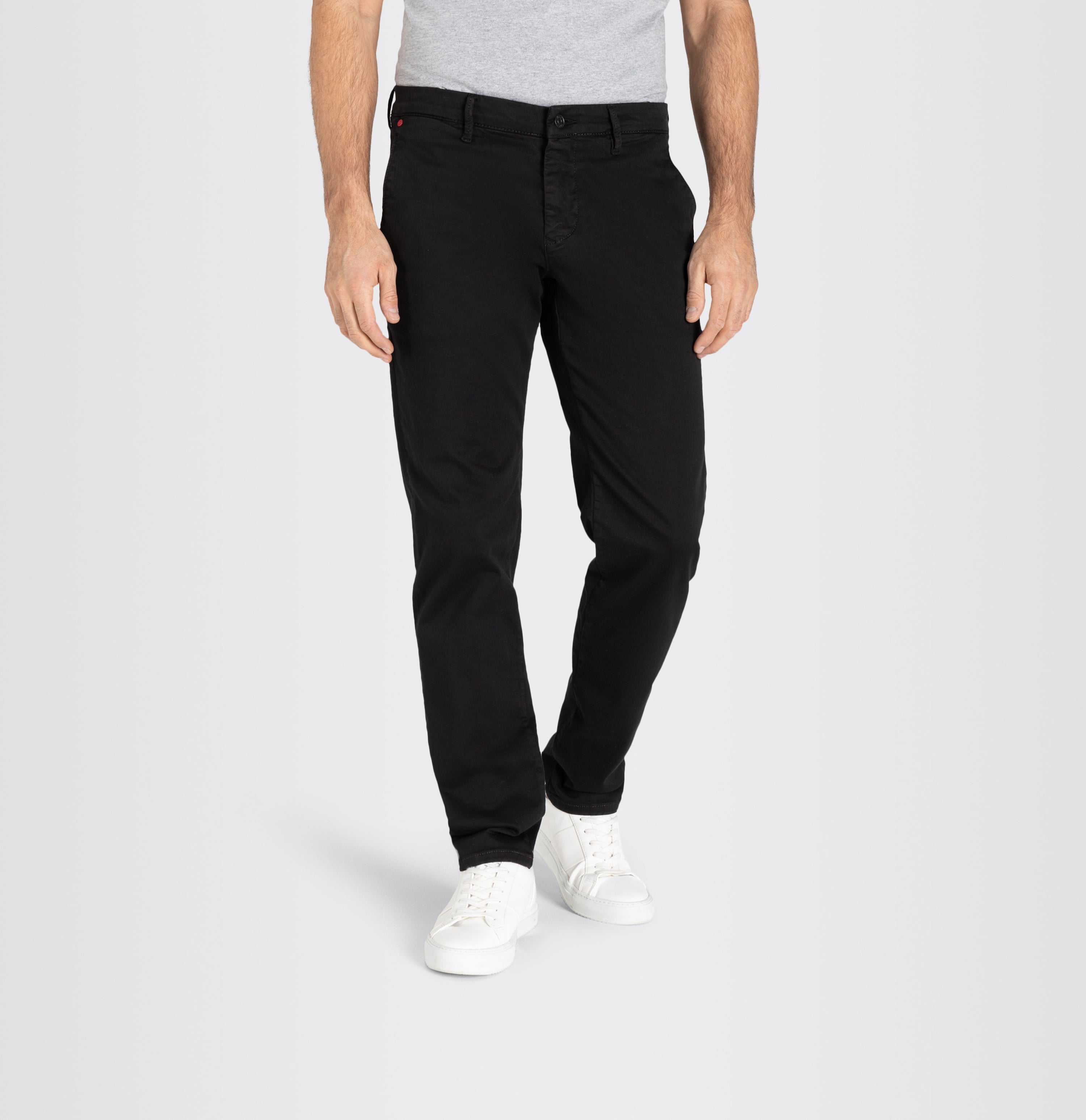 Flexible ultimate driver pants in a chino design. | S-NAME | S-FBBZ | Front view of model