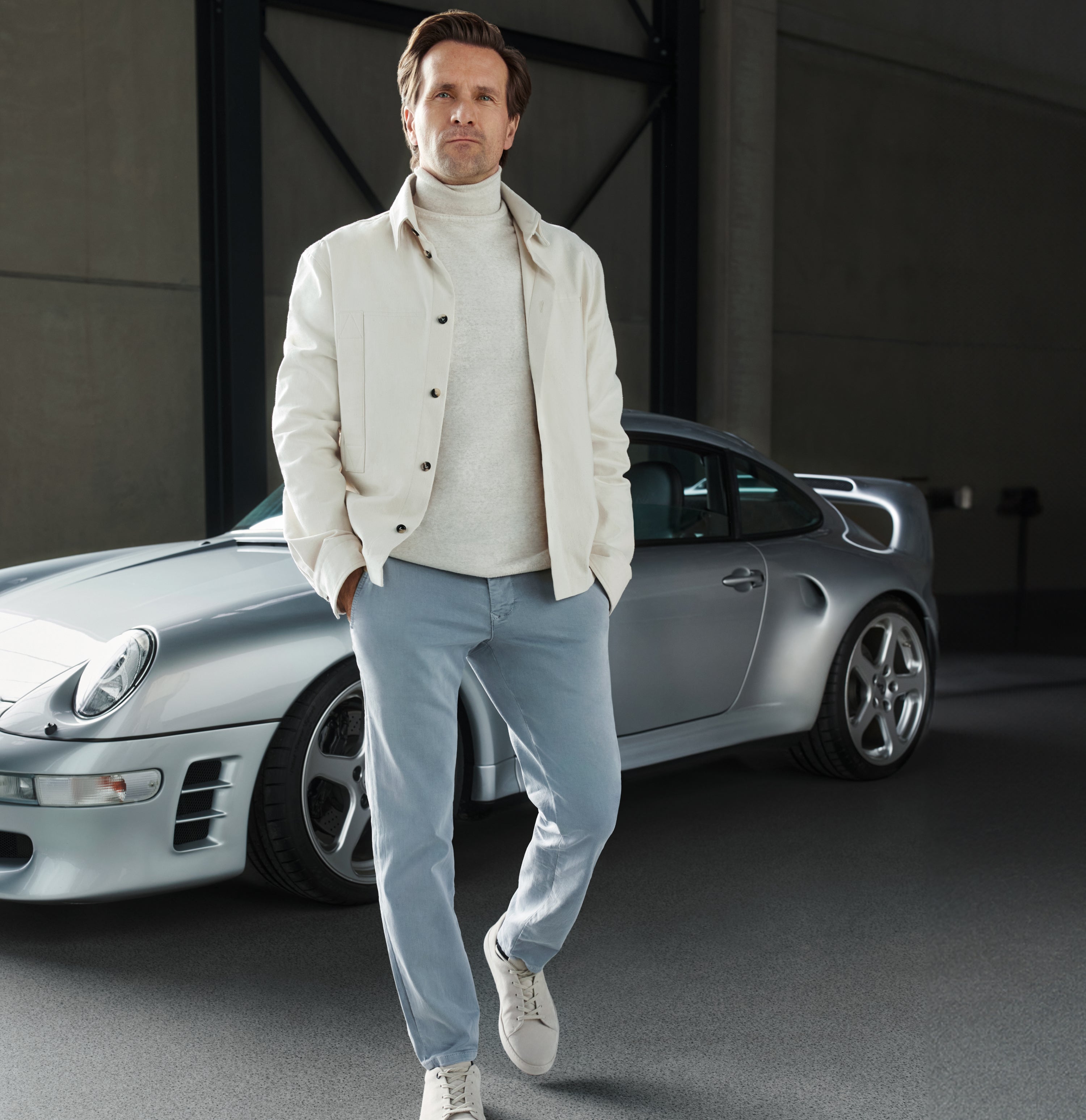 Comfortable ultimate driver pants in a chino design. | Driver Pants | steel blue | Detailed view 4 of model