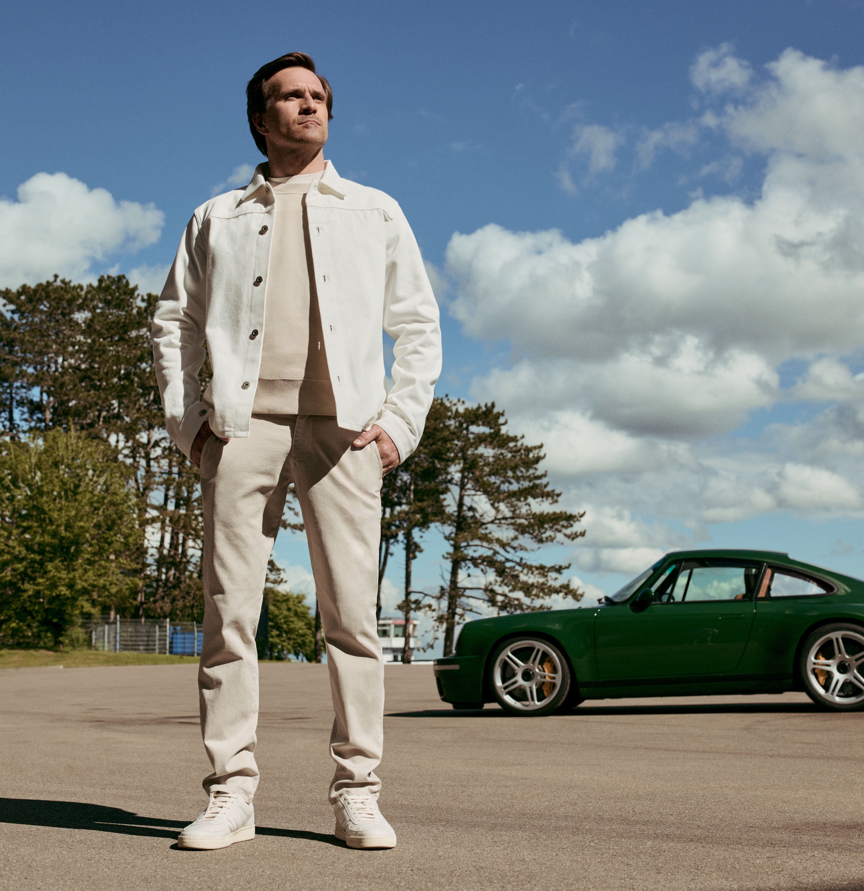 Ultimate driver pants in a chino design. | Driver Pants | kitt | Campaign image 3