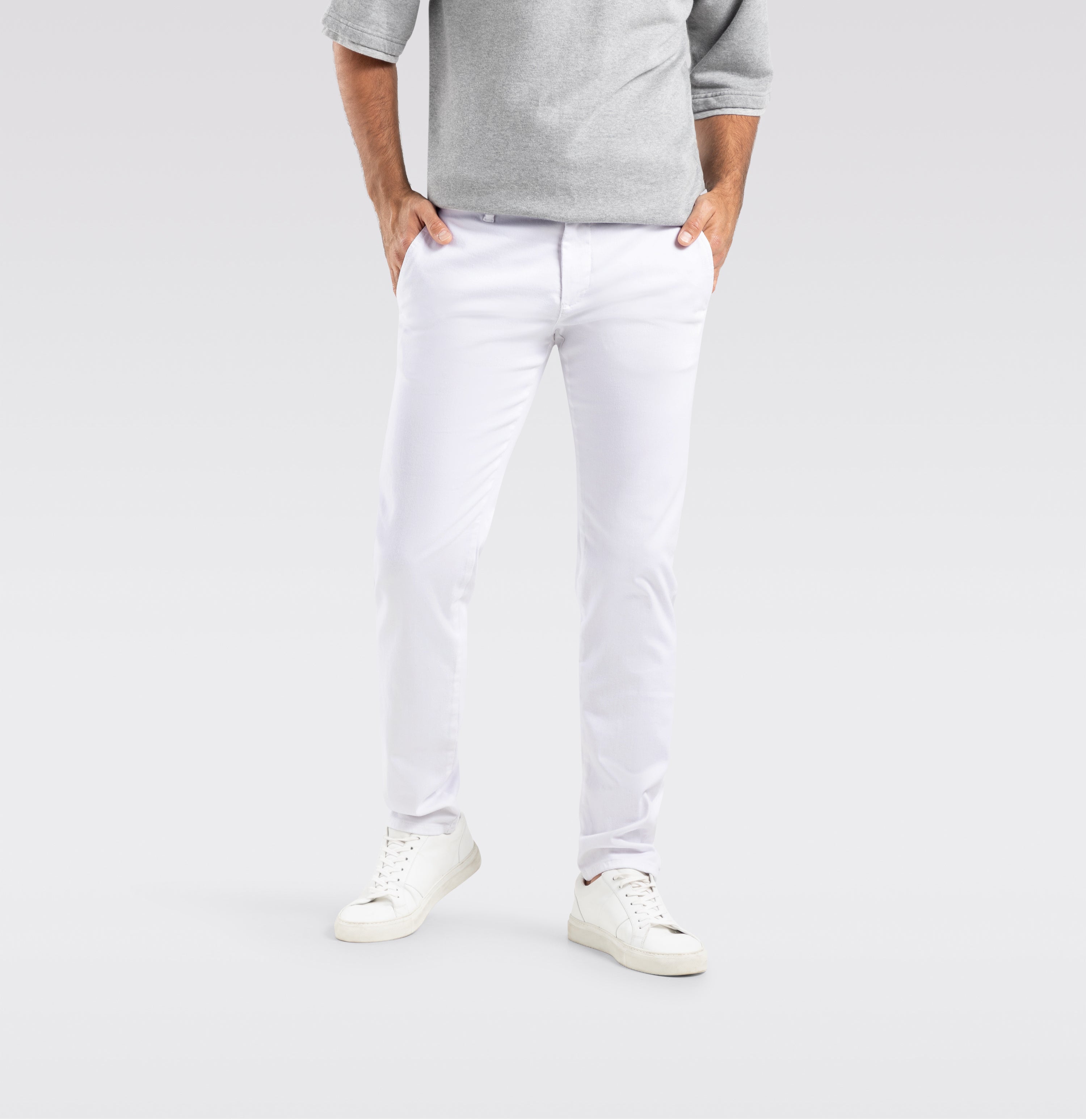 Ultimate driver pants with a chino look. | Driver Pants | white denim | Front view of model