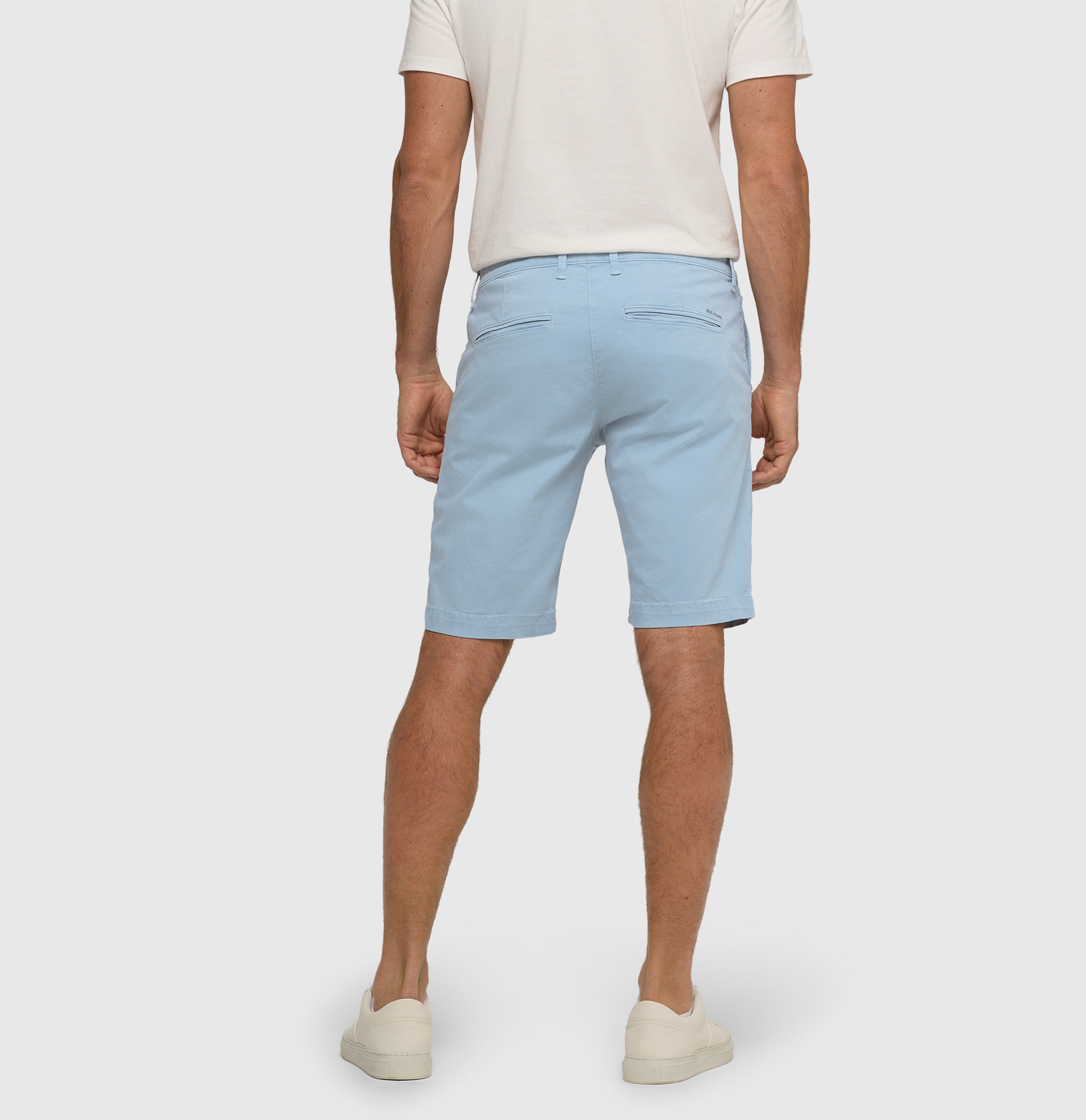 Light, chino style ultimate driver shorts. | Driver Short | blue fog | Back view of model