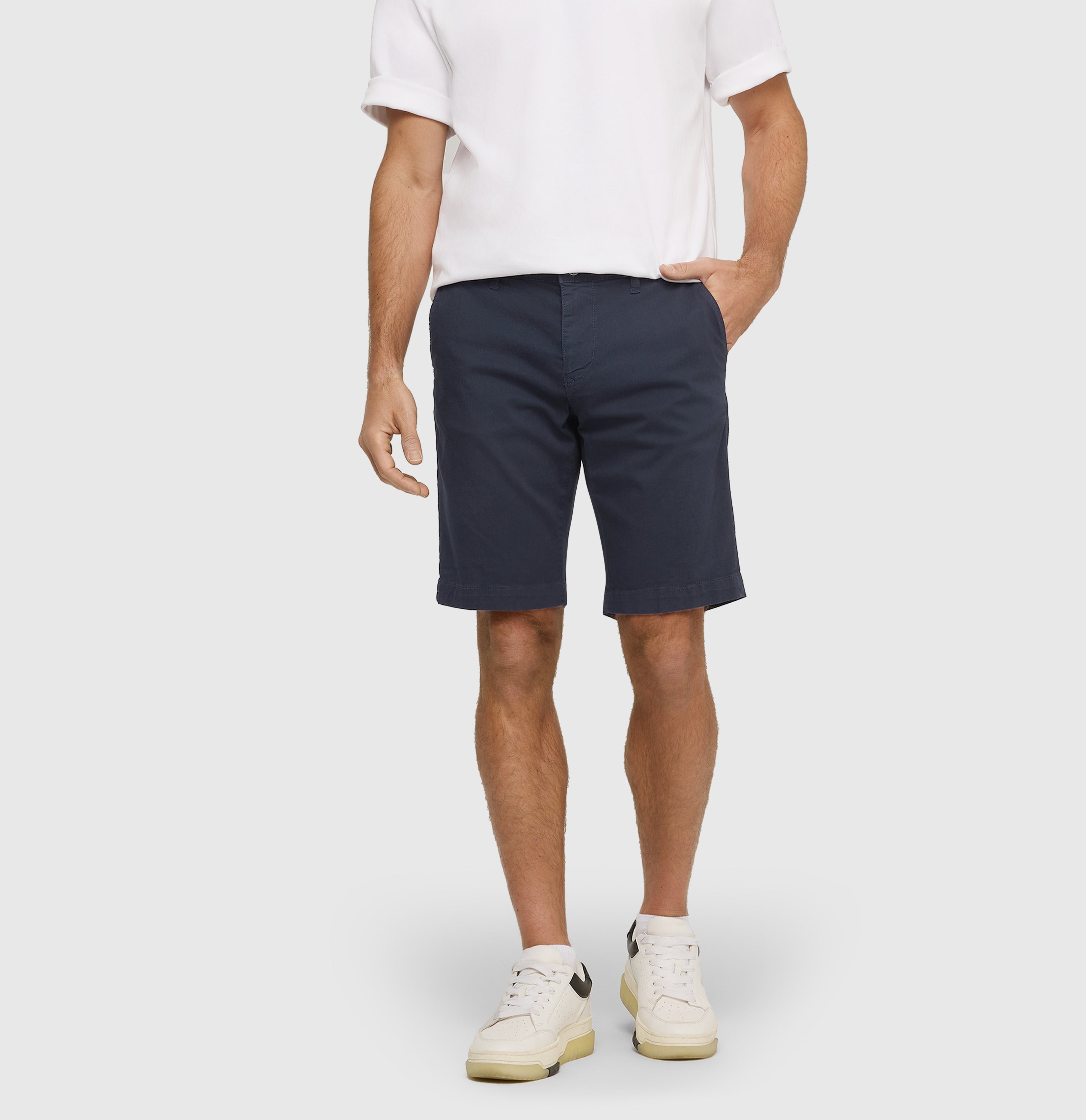 Ultimate chino style driver shorts. | Driver Short | midnight blue | Front view of model