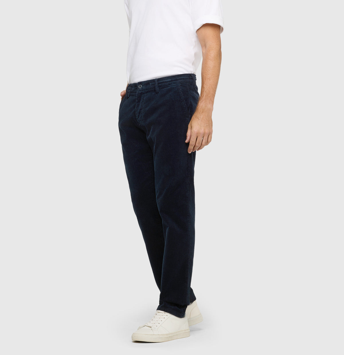 Corduroy trousers with sporty drawstring. | Pedro | midnight blue PPT | Side view of model