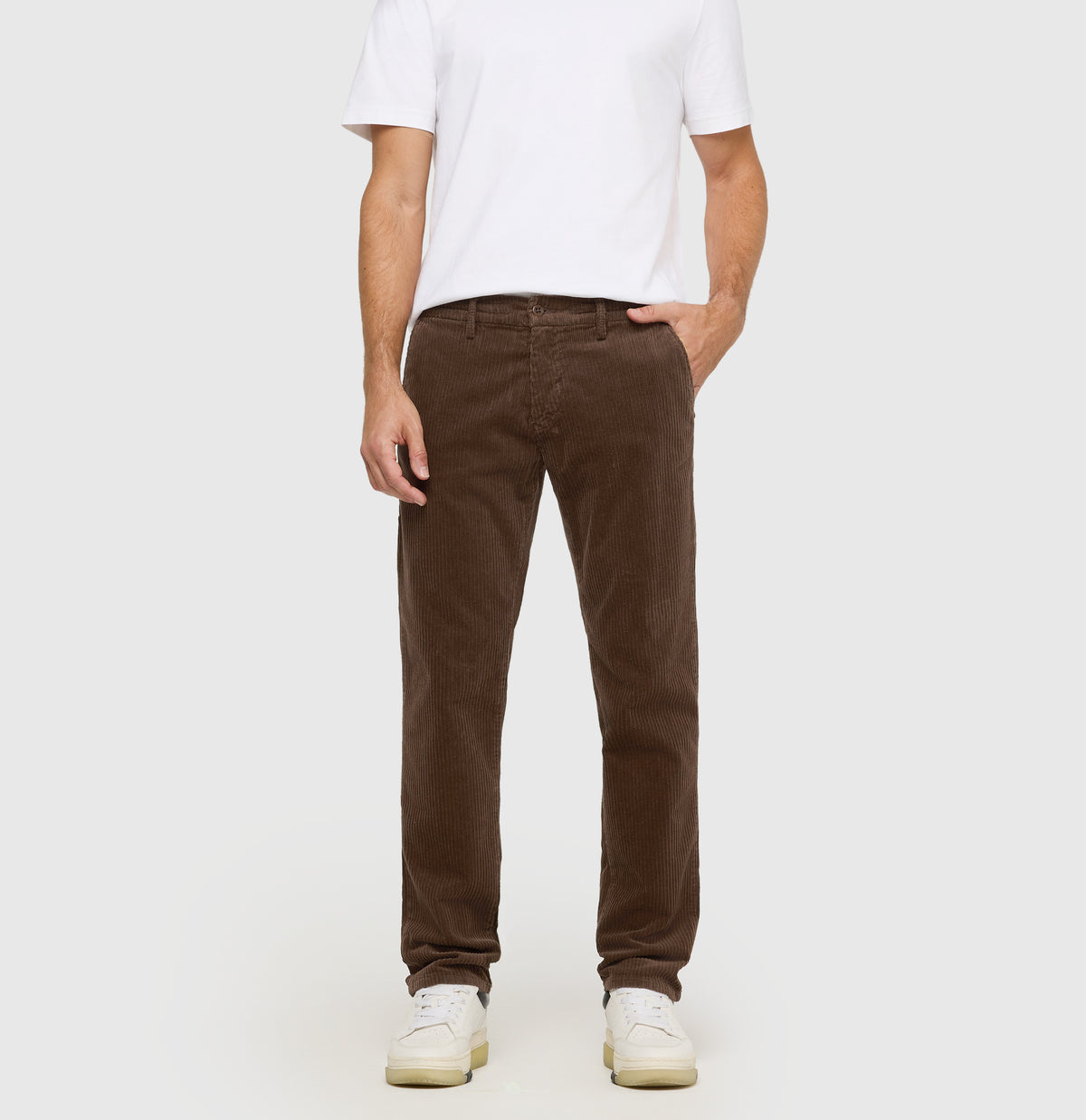 Corduroy trousers with sporty drawstring. | Pedro | hot fudge | Front view of model