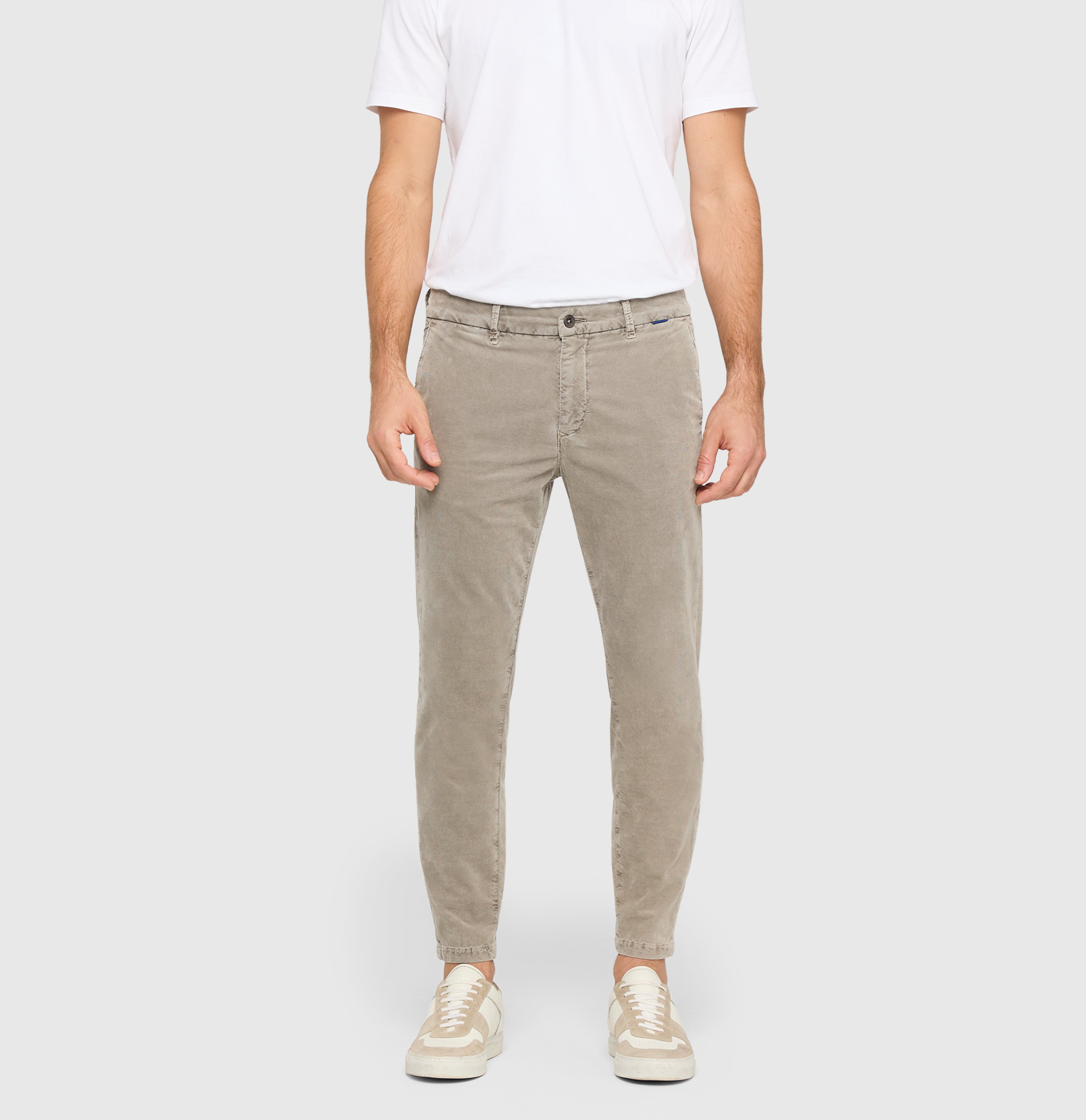 Chino made of fine needle corduroy with lyocell. | Griffin | silent storm PPT | Front view of model