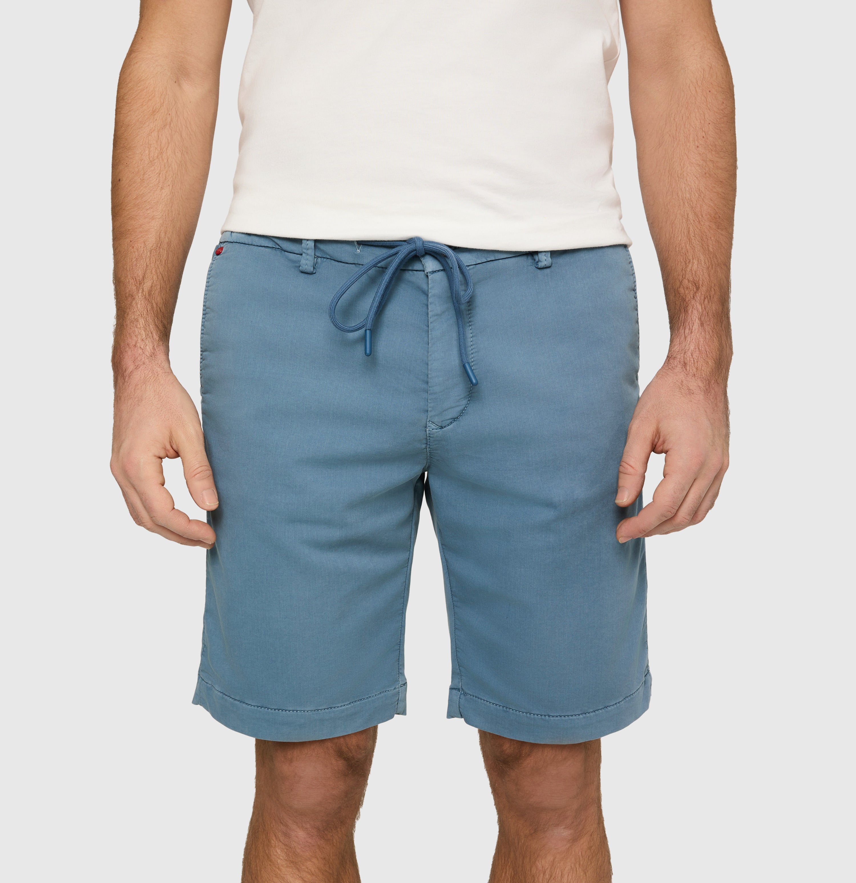 Chino Bermuda made of light sweat denim. | Jog´n Short | blue mirage | Detailed view 3 of model