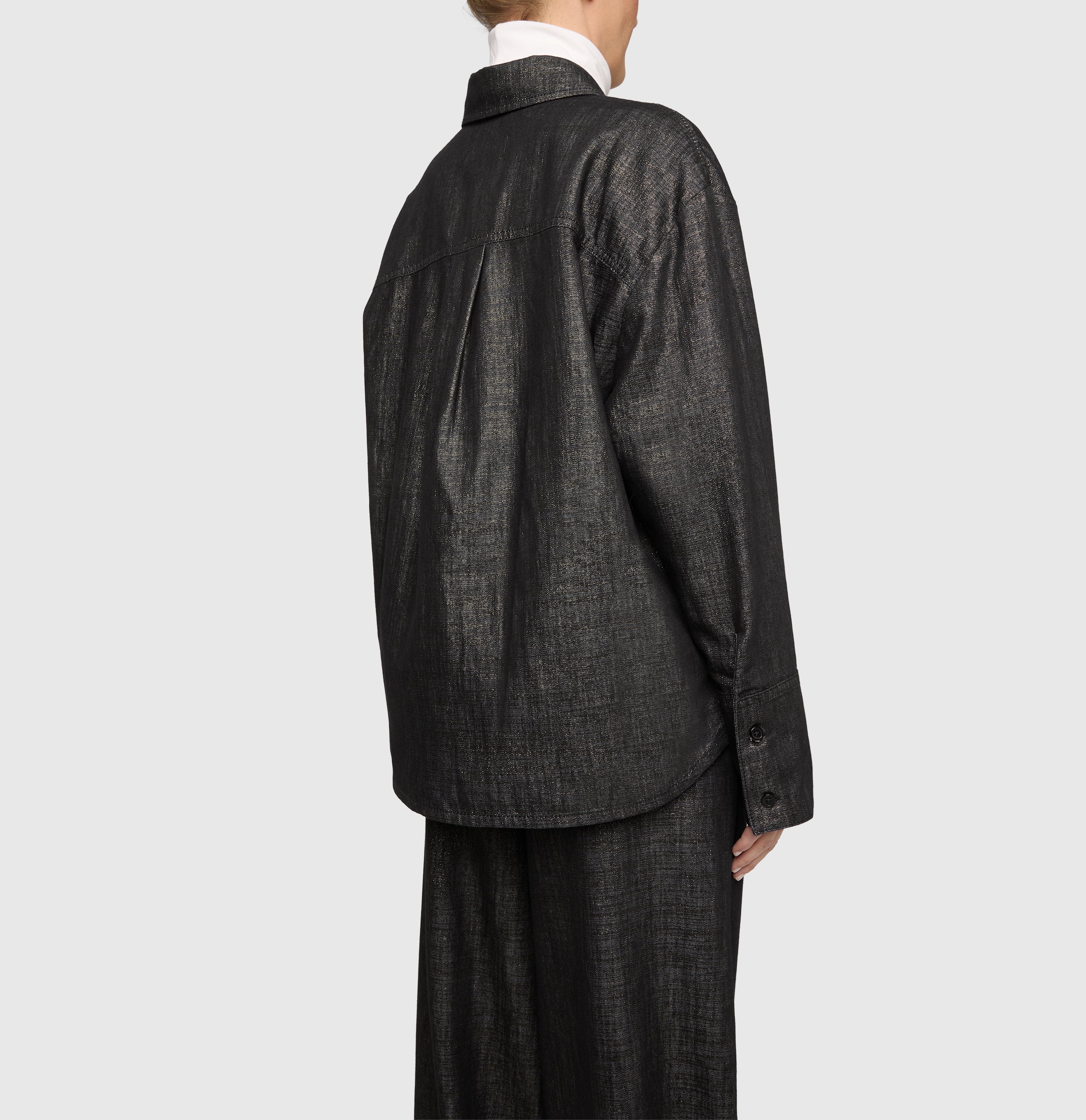 Overshirt in an effective premium Lurex material. | OVER SHIRT | fashion rinsed | Back view of model
