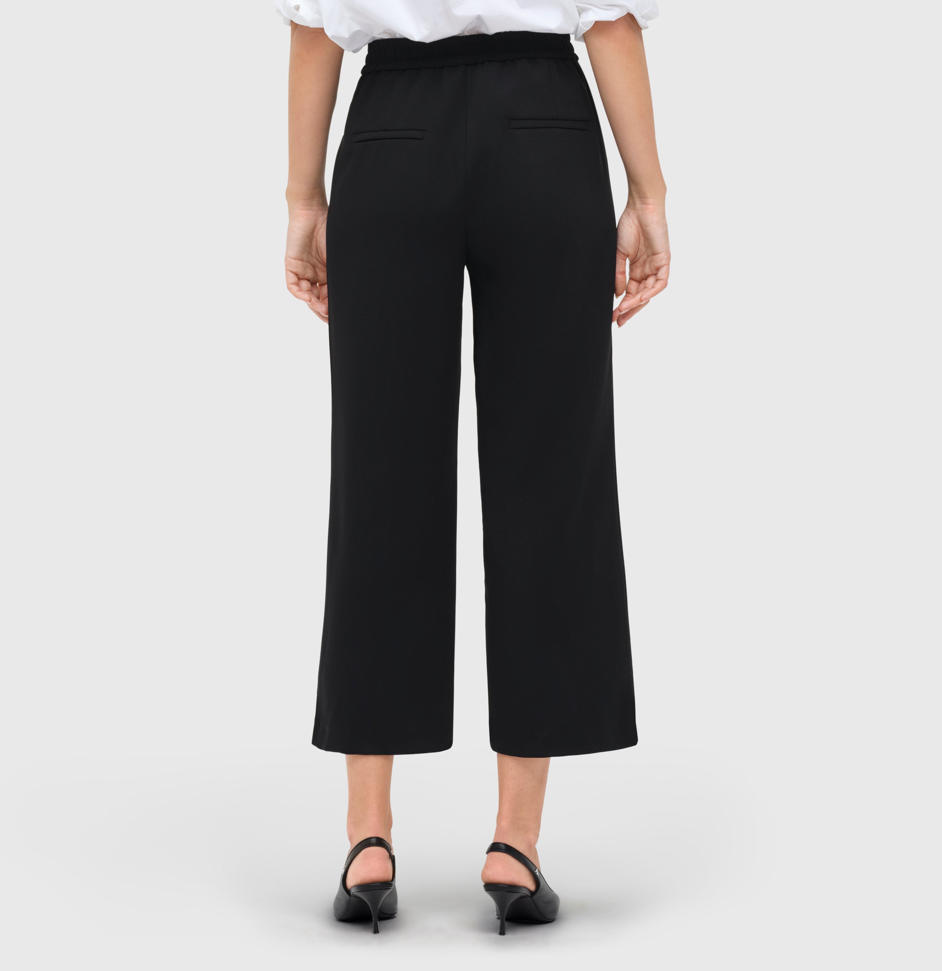 Culotte made of high-quality polyester crepe. | S-NAME | S-FBBZ | Back view of model