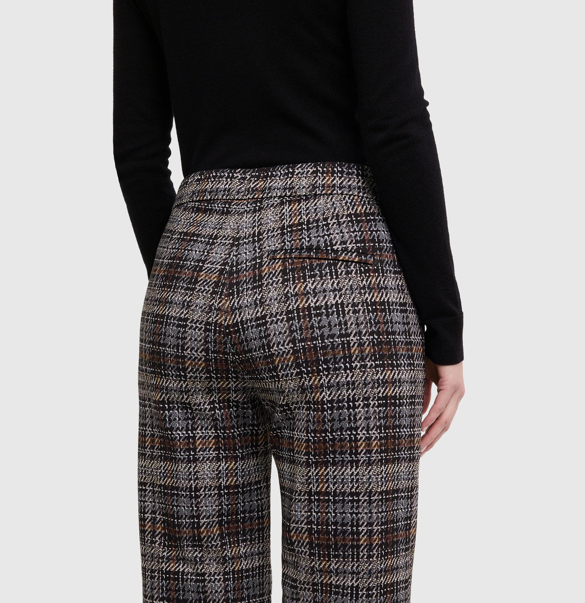  | CHIARA | middle grey check | Detailed view 2 of model