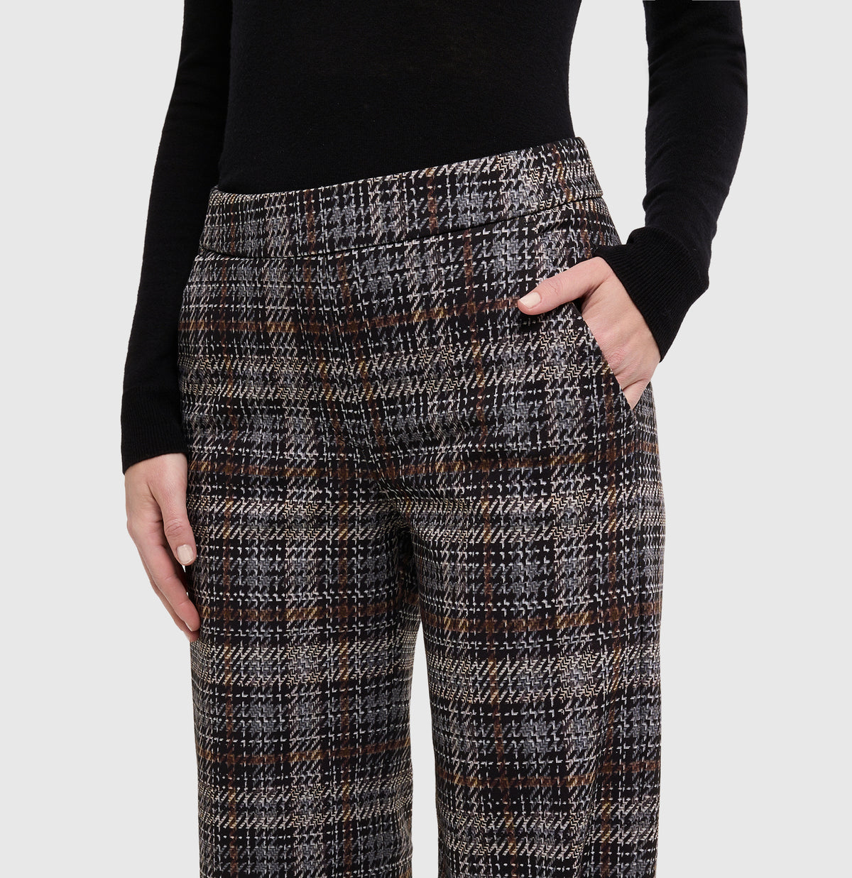  | CHIARA | middle grey check | Detailed view 3 of model