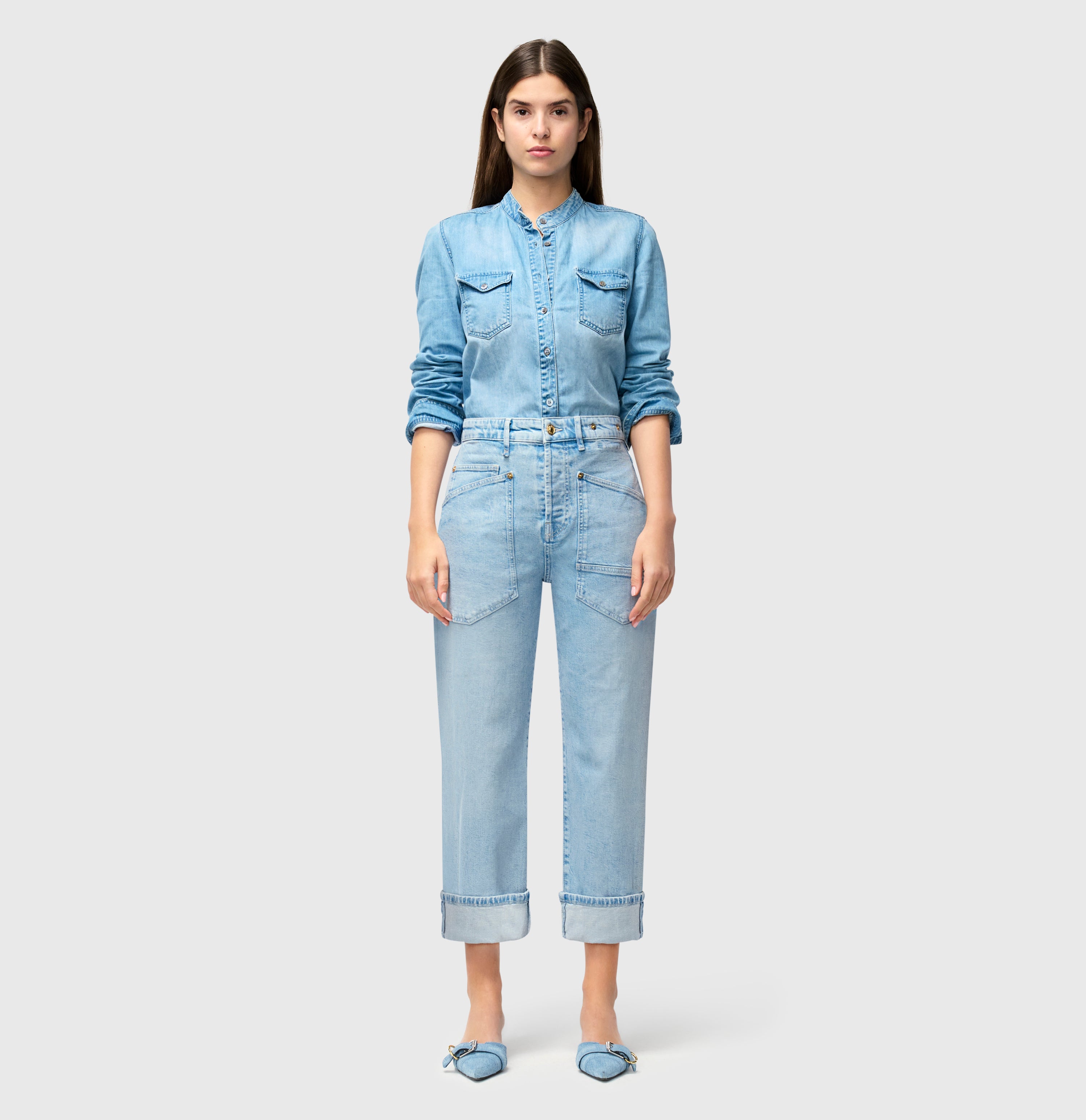 Baggy jeans made of authentic comfort stretch denim. | S-NAME | S-FBBZ | Full-body of model