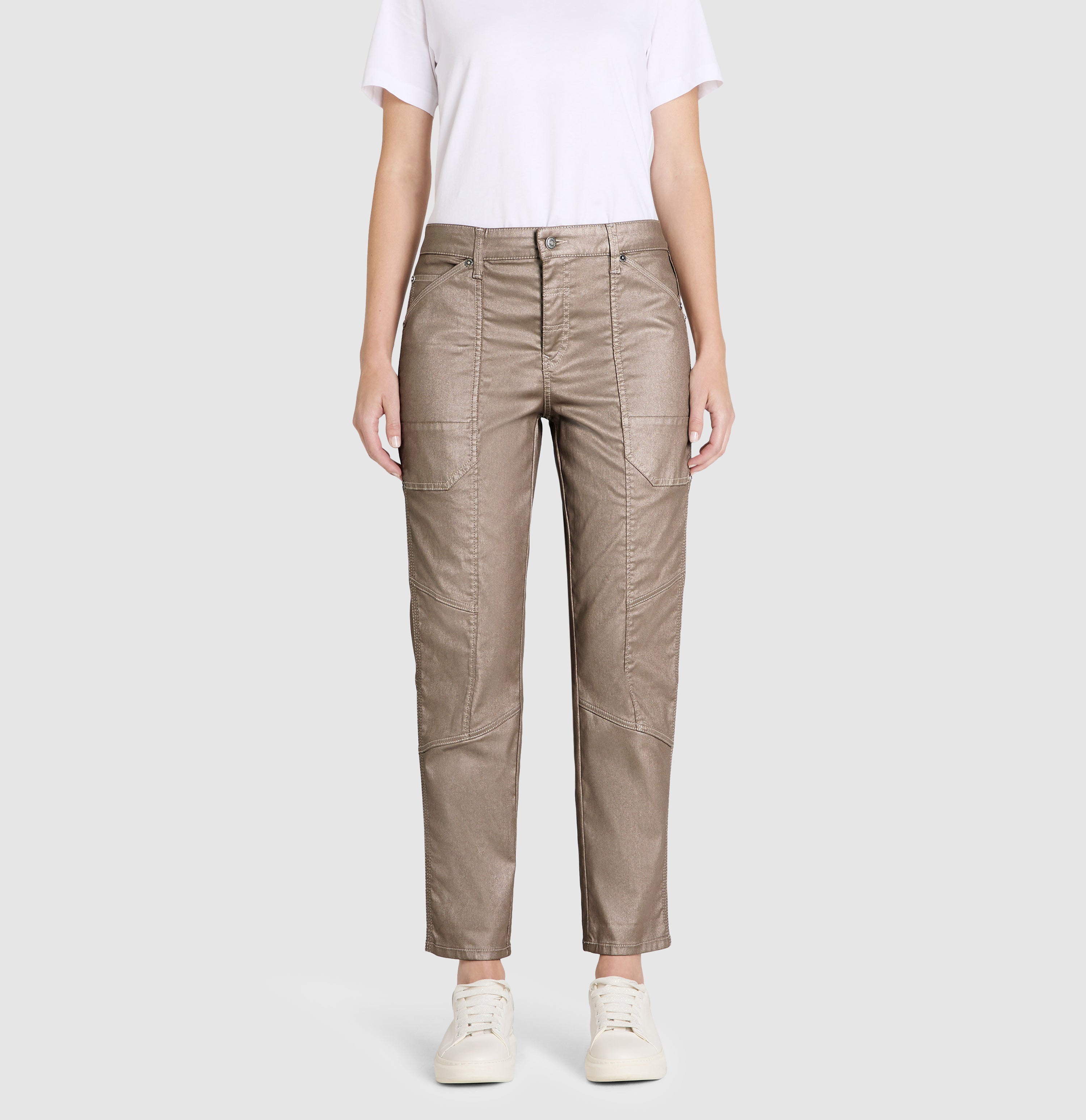 Relaxed fit with modern coating in a leather look. | IOWA coating | caffe latte coated | Front view of model