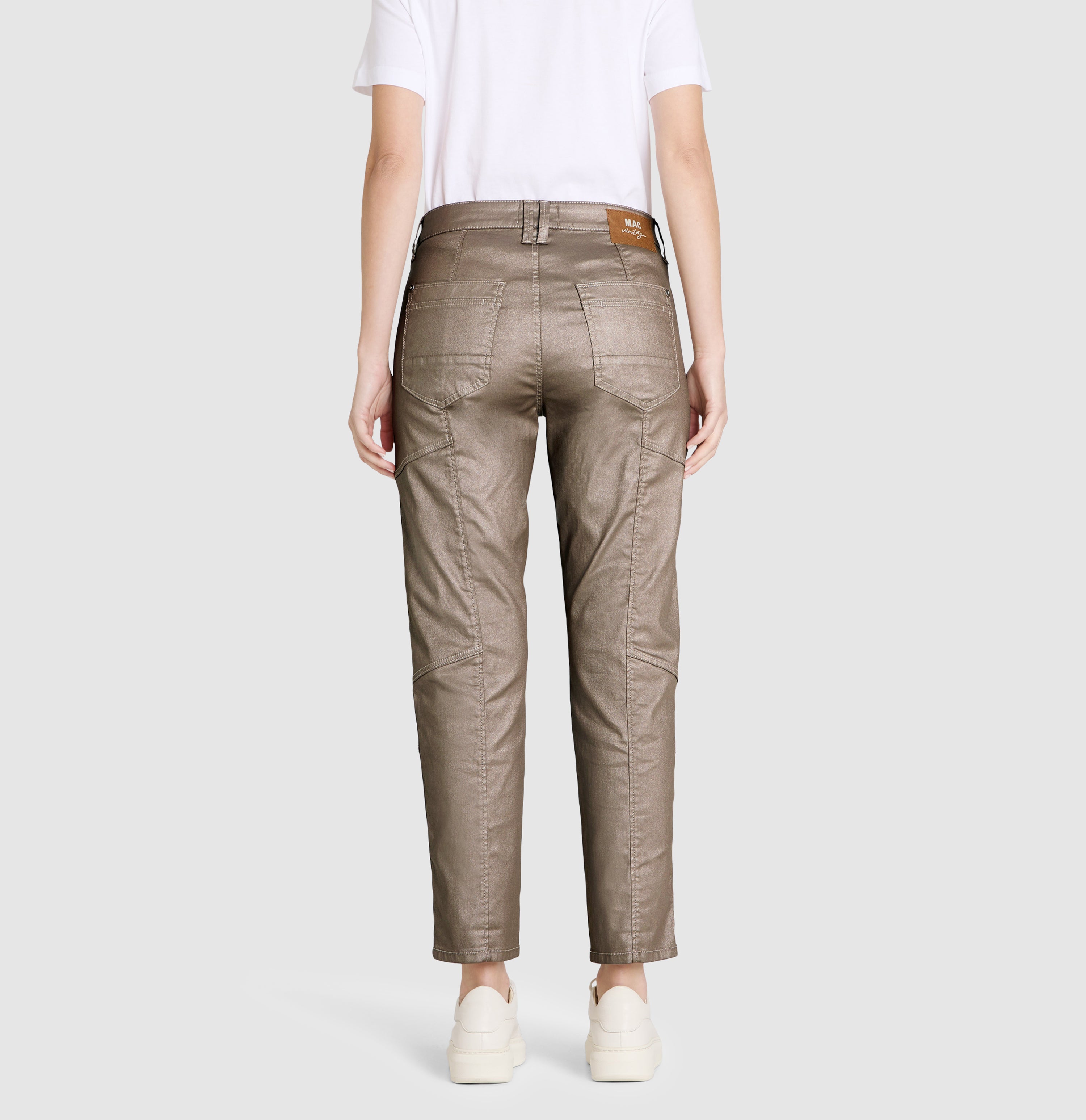 Relaxed fit with modern coating in a leather look. | S-NAME | S-FBBZ | Back view of model