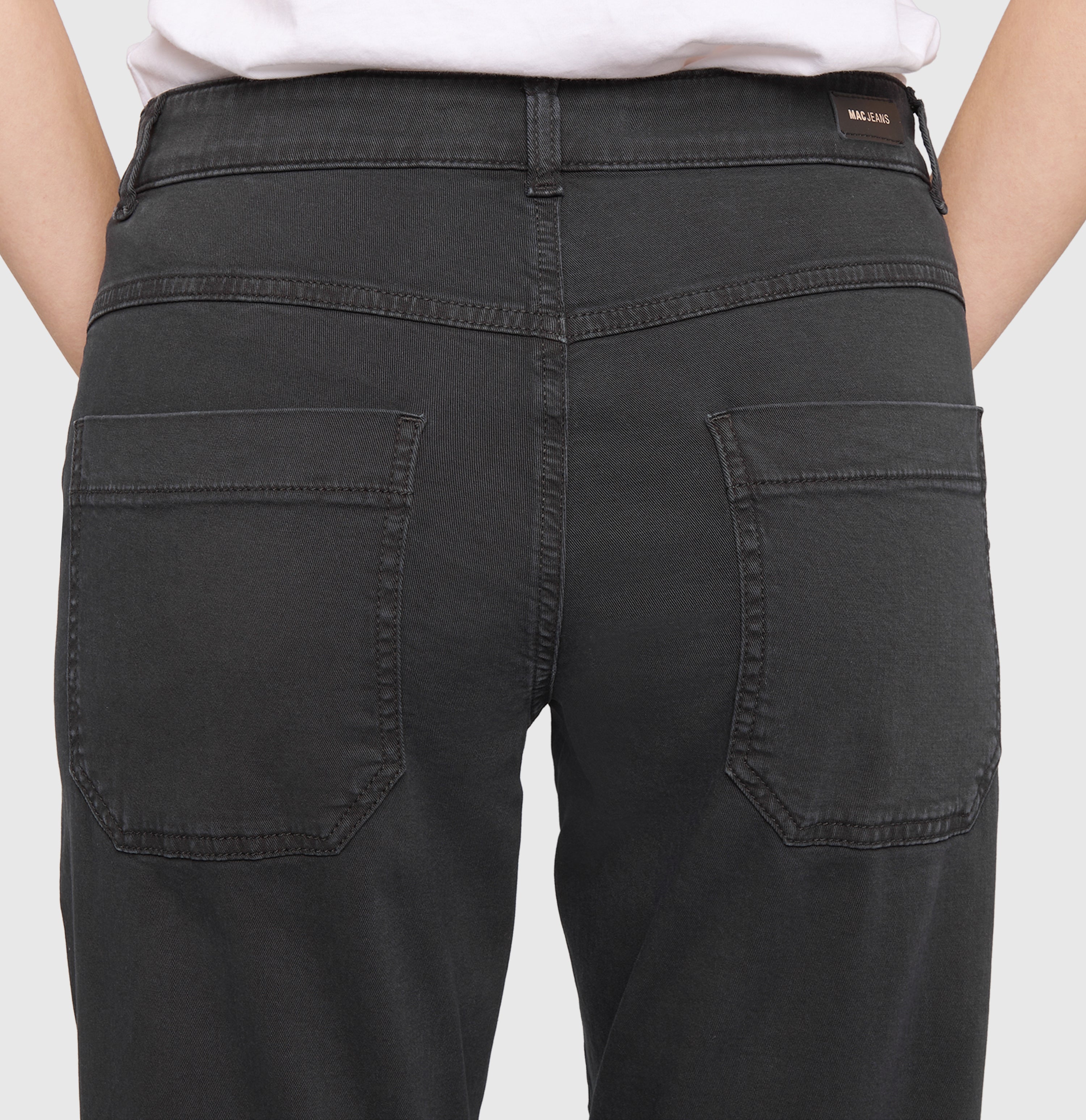 Utility pants made of compact gabardine. | WORKER 2.03 casual | night grey antique | Detailed view 2 of model