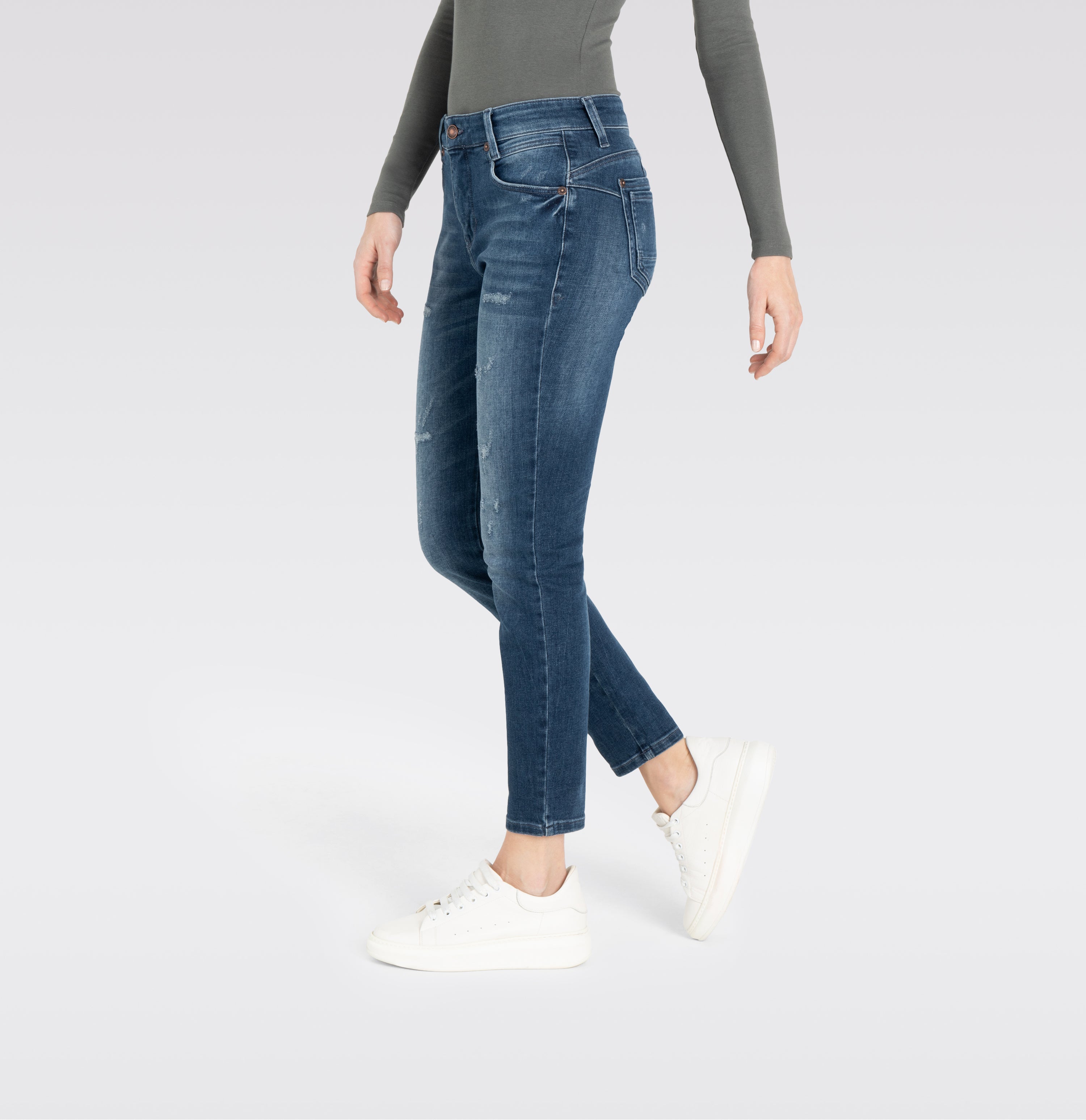 Figure-hugging skinny fit with a vintage look. | NEW JERSEY Skinny | shadow destroyed wash | Detailed view 2 of model