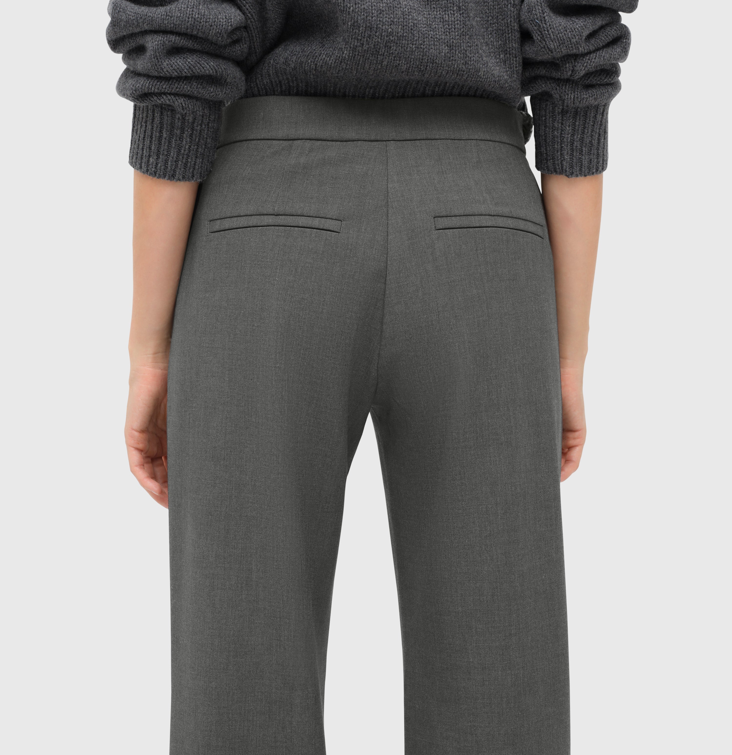 Wide leg with piping seam. In a classic wool look. | CHIARA SMART | silver shadow melange | Detailed view 4 of model