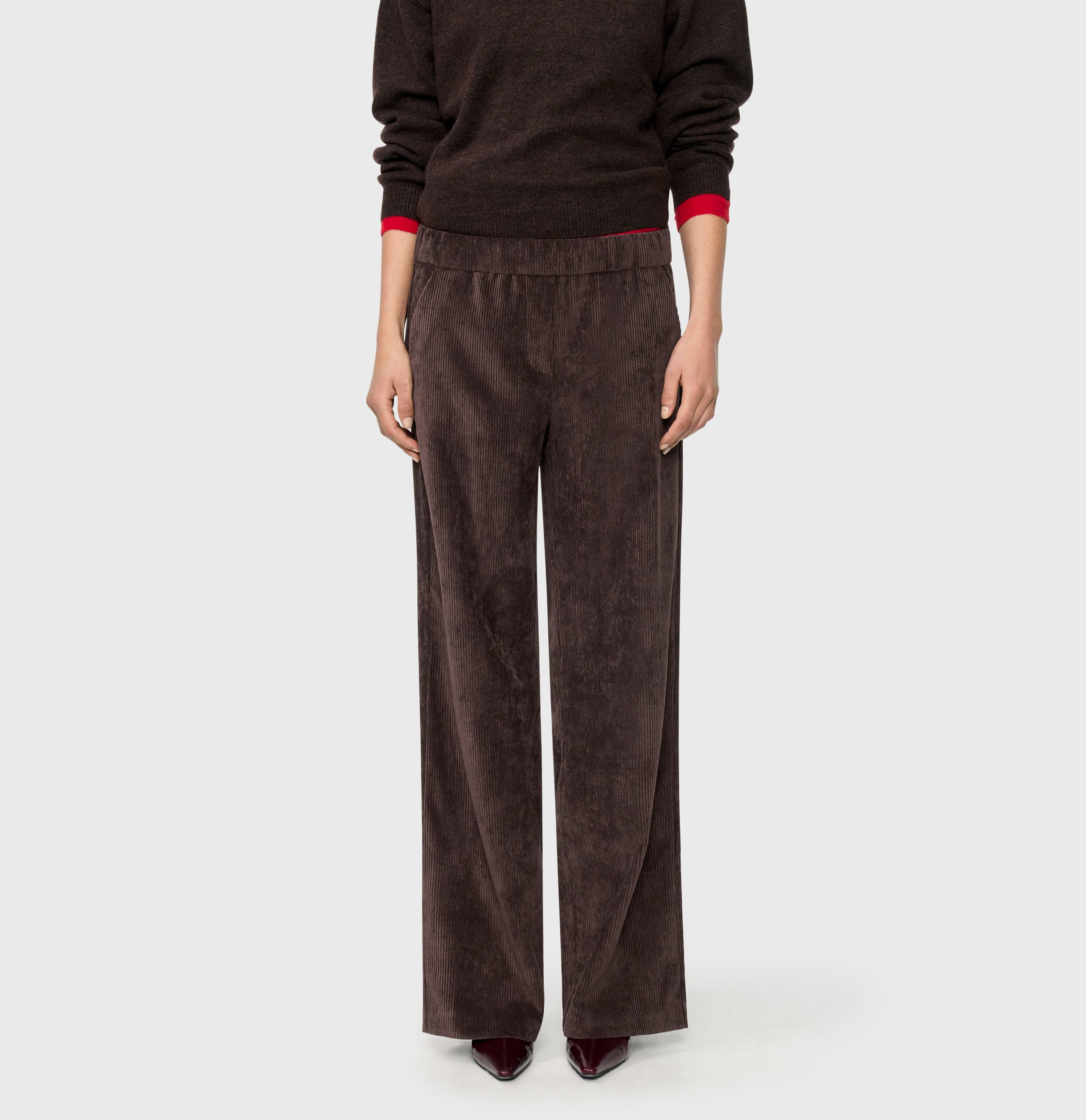 Wide trousers in a lightcorduroy material. | CHIARA | truffle brown | Front view of model